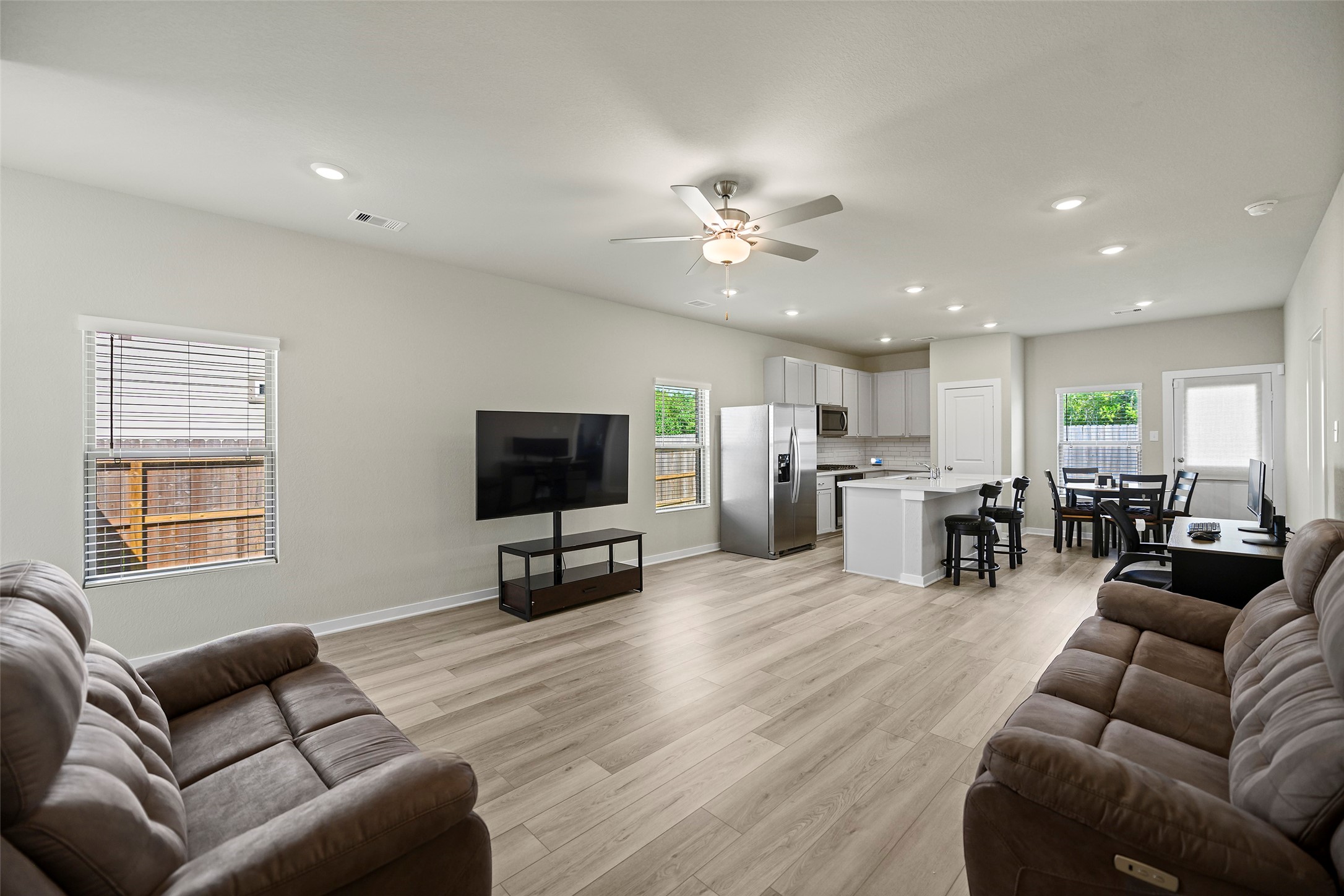 226 Orchard Laurel Drive, Alvin, TX 77511