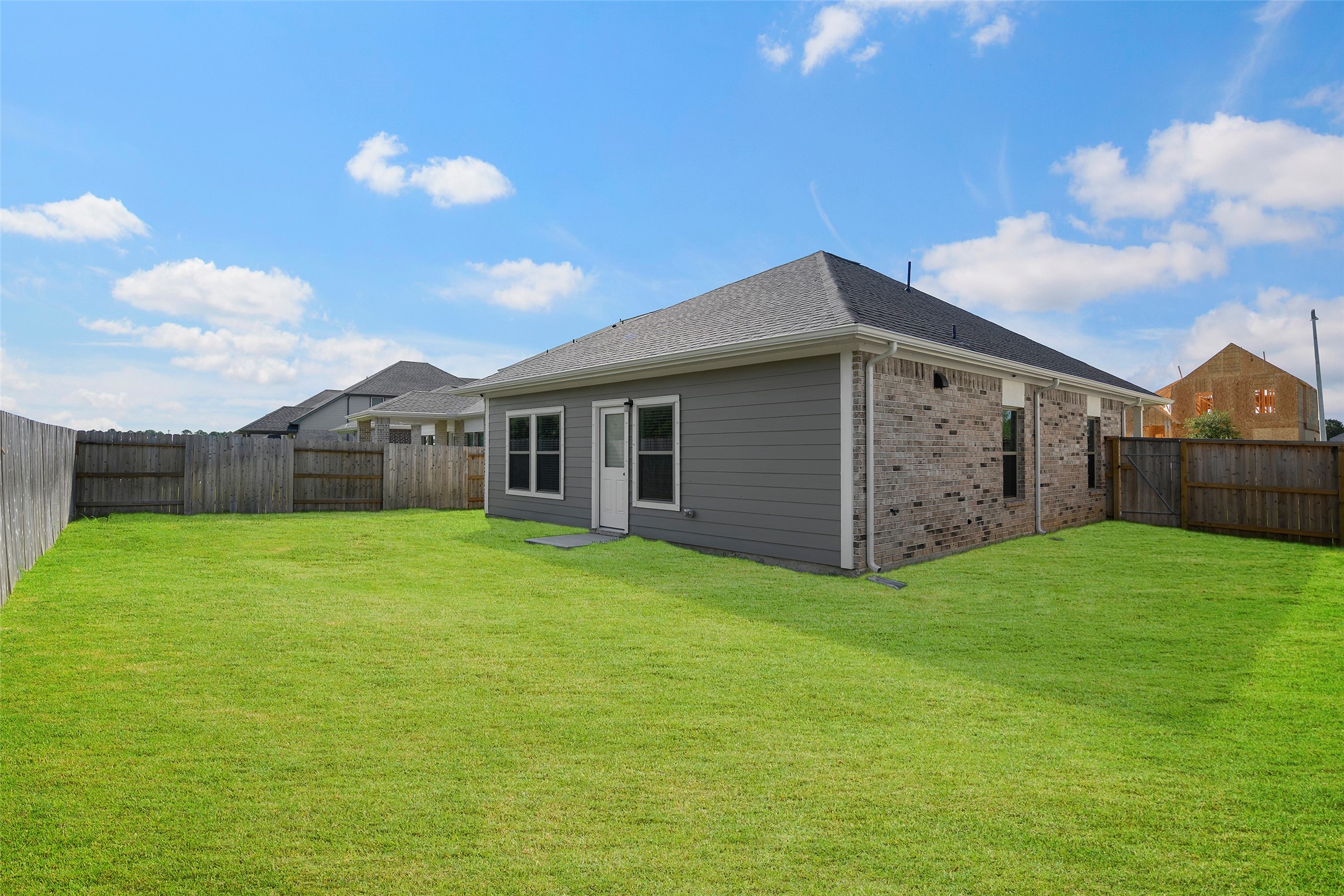 226 Orchard Laurel Drive, Alvin, TX 77511