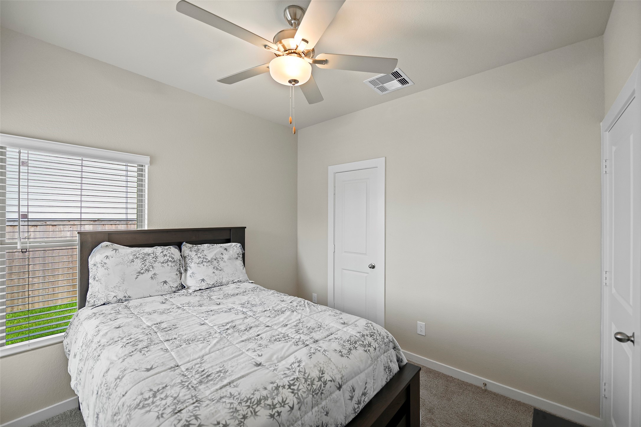 226 Orchard Laurel Drive, Alvin, TX 77511