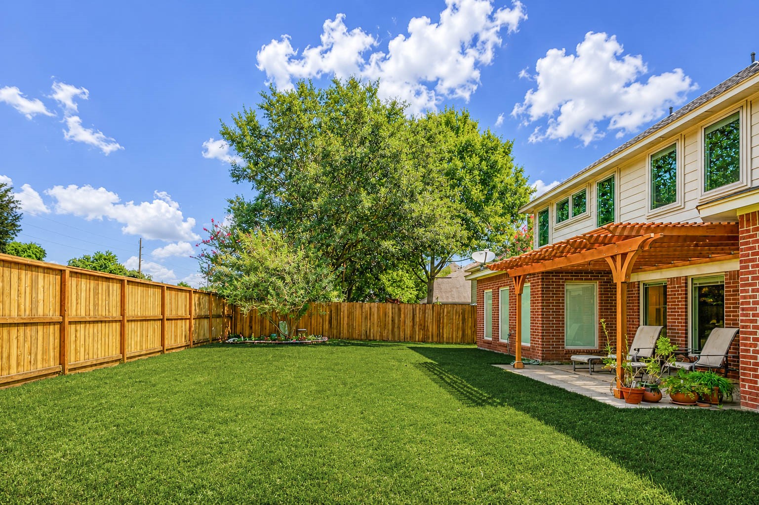 Open backyard - blank canvas
