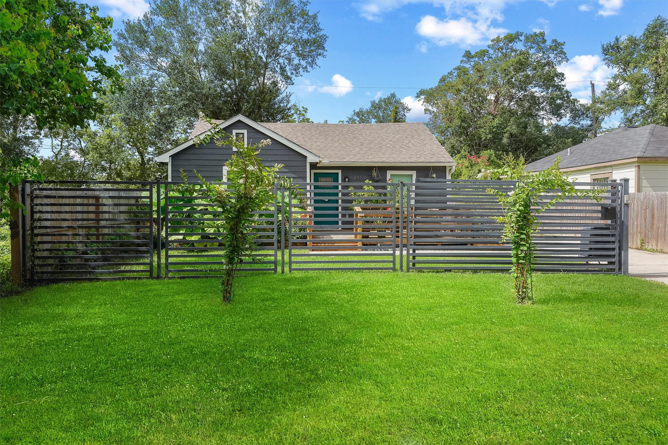 3450 Noah Street, Houston, TX 77021