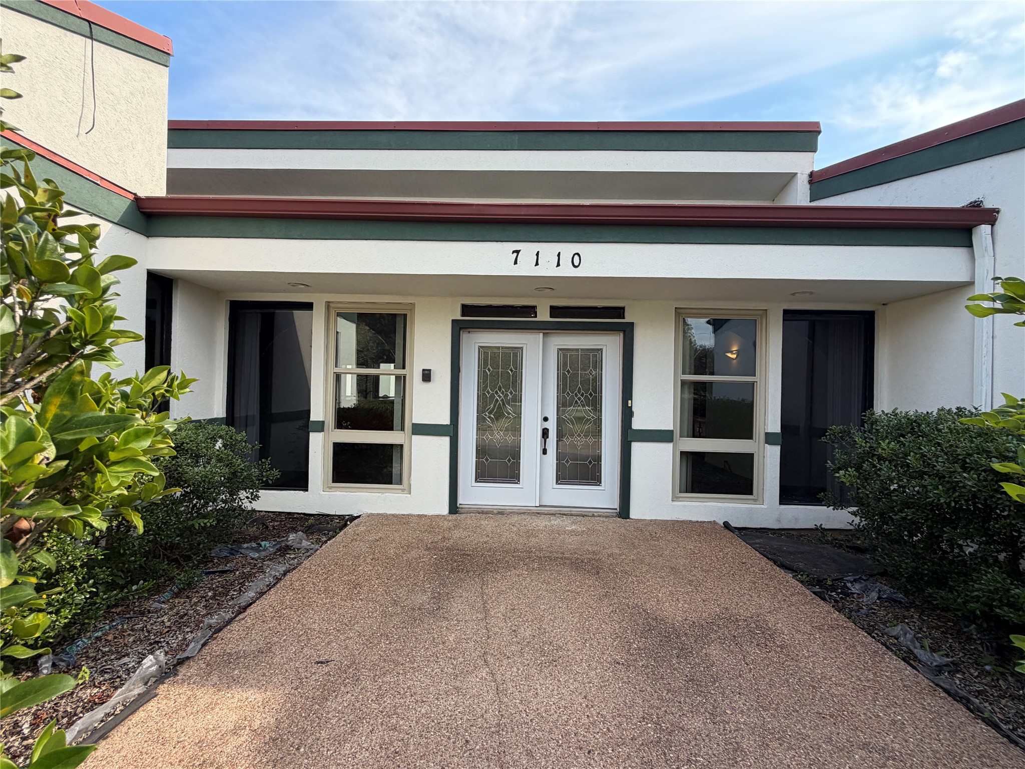 7110 W Mockingbird Lane, Pearland, TX 77584