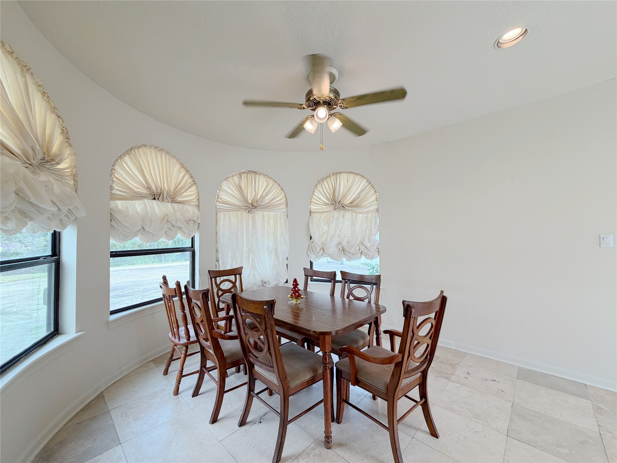 7110 W Mockingbird Lane, Pearland, TX 77584