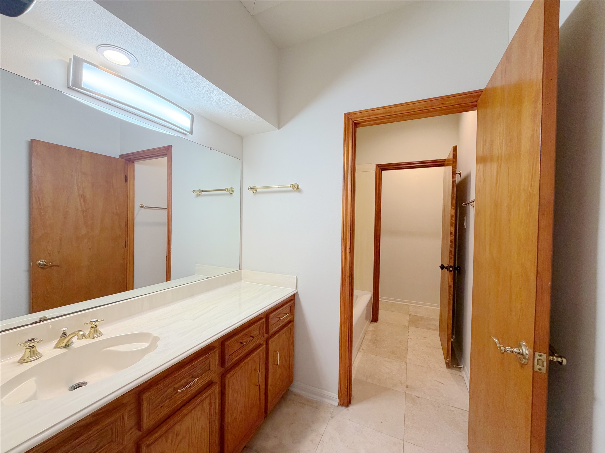 7110 W Mockingbird Lane, Pearland, TX 77584