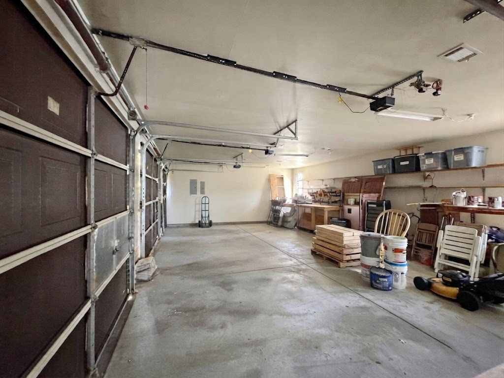 7110 W Mockingbird Lane, Pearland, TX 77584