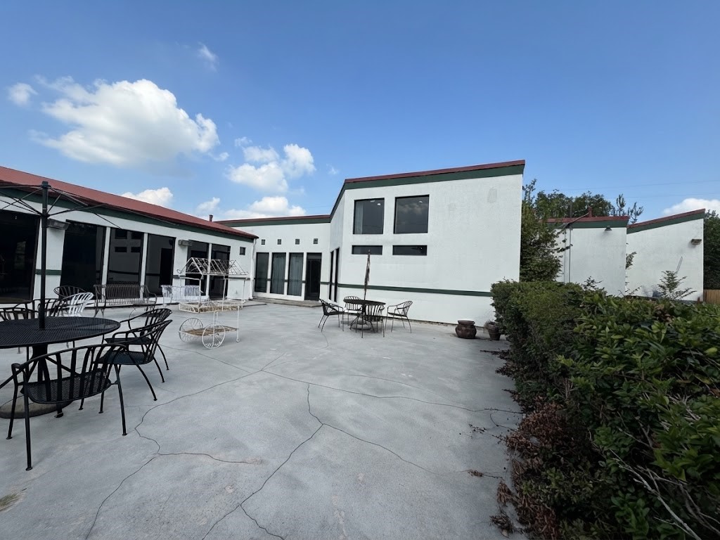 7110 W Mockingbird Lane, Pearland, TX 77584