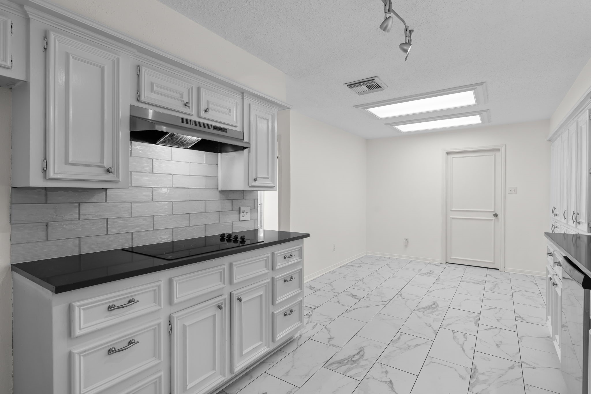 3 Waters Edge Street, Montgomery, TX 77356