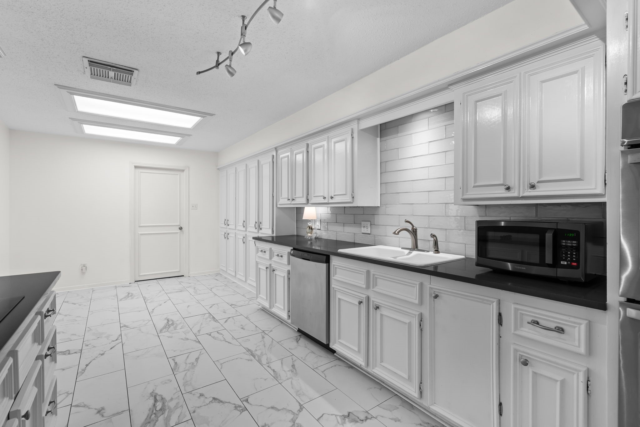 3 Waters Edge Street, Montgomery, TX 77356