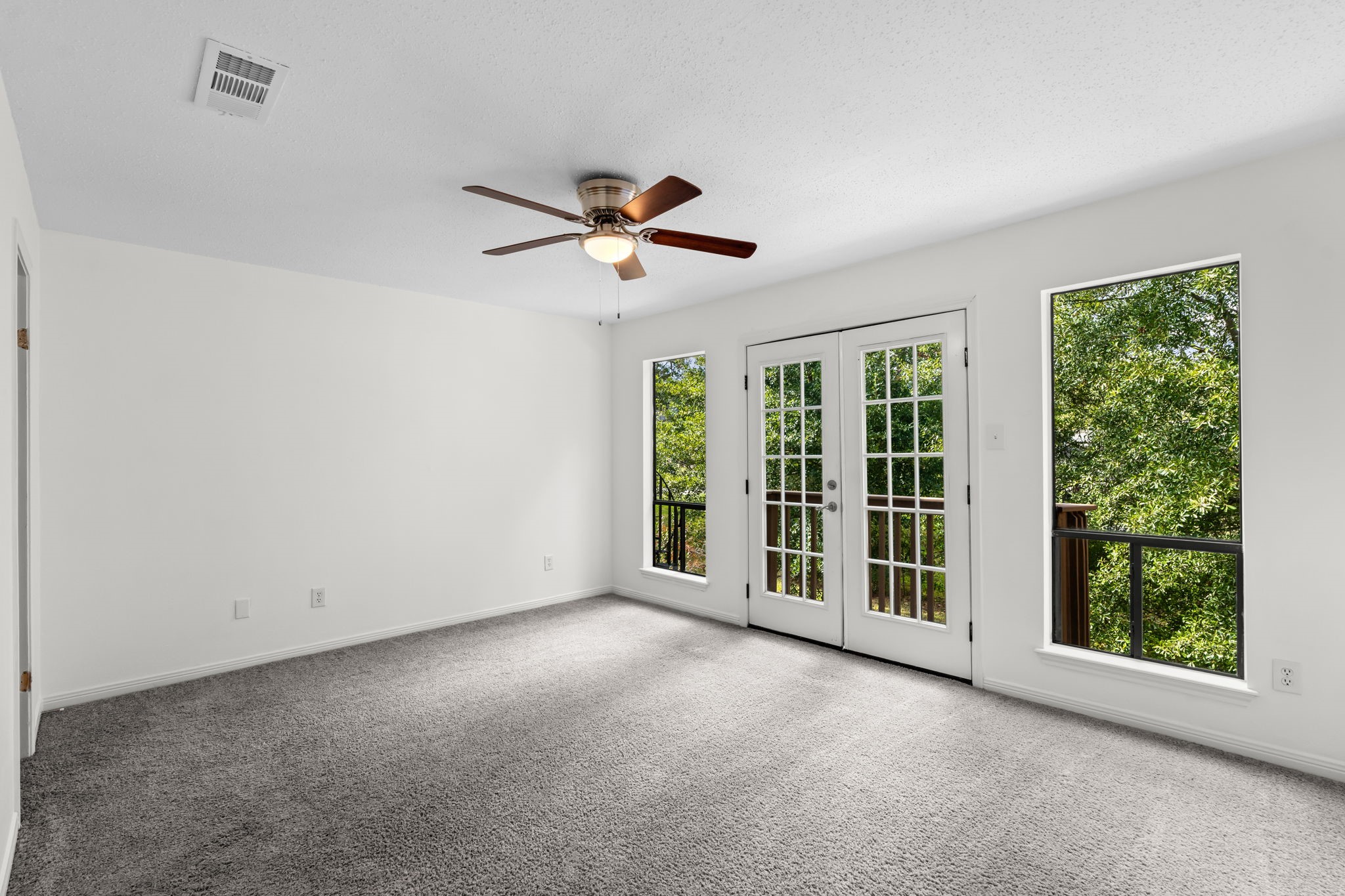3 Waters Edge Street, Montgomery, TX 77356