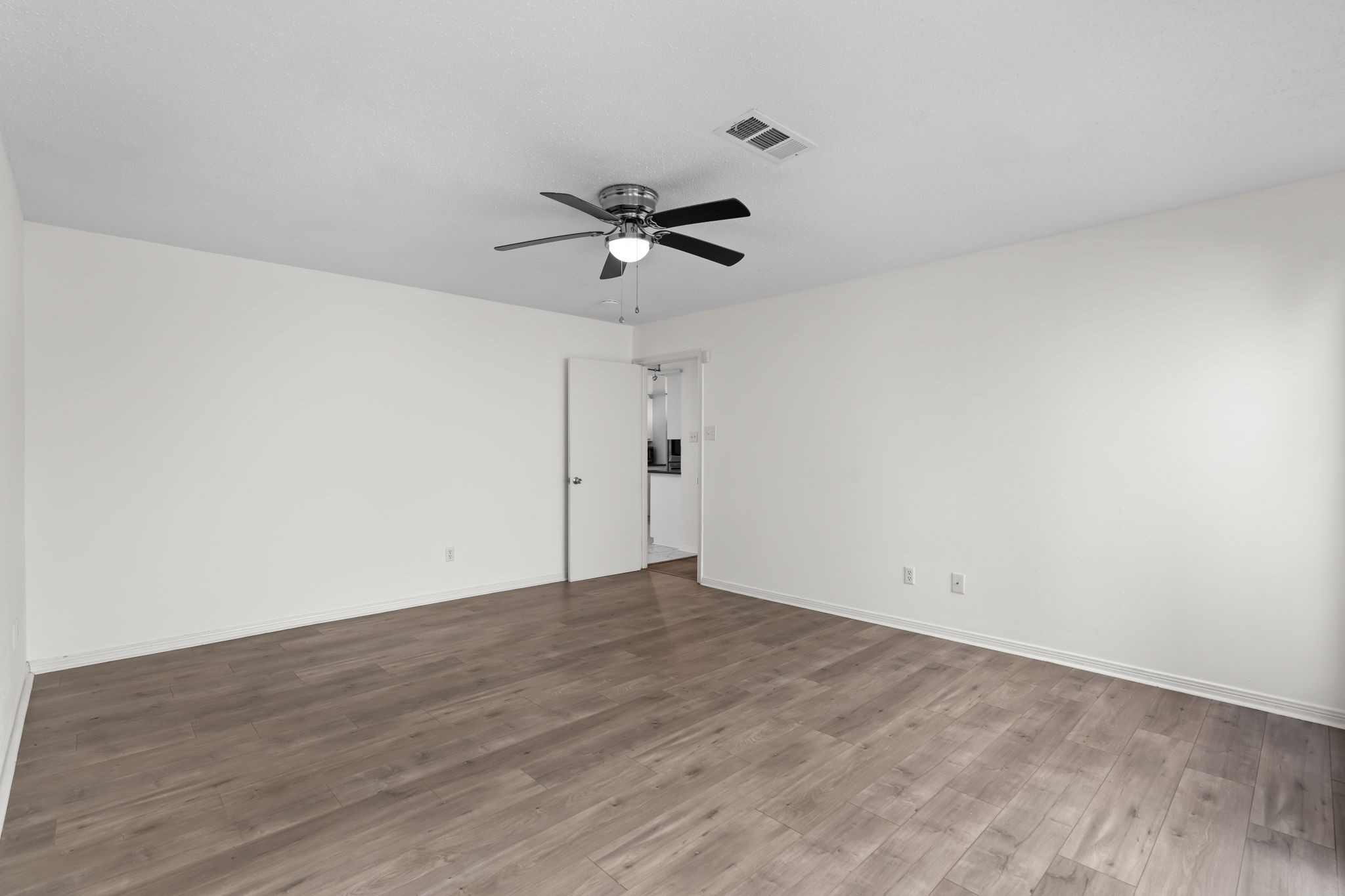3 Waters Edge Street, Montgomery, TX 77356