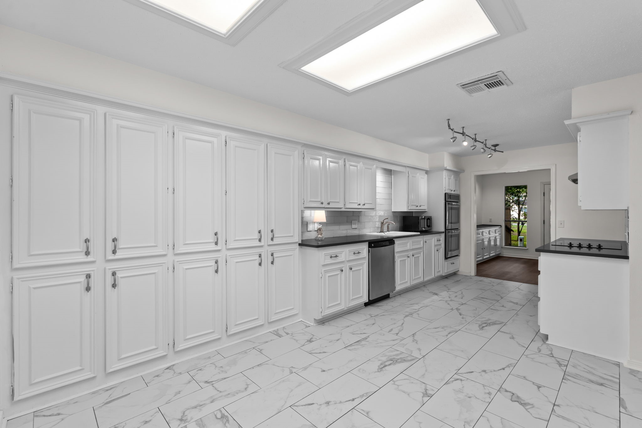 3 Waters Edge Street, Montgomery, TX 77356