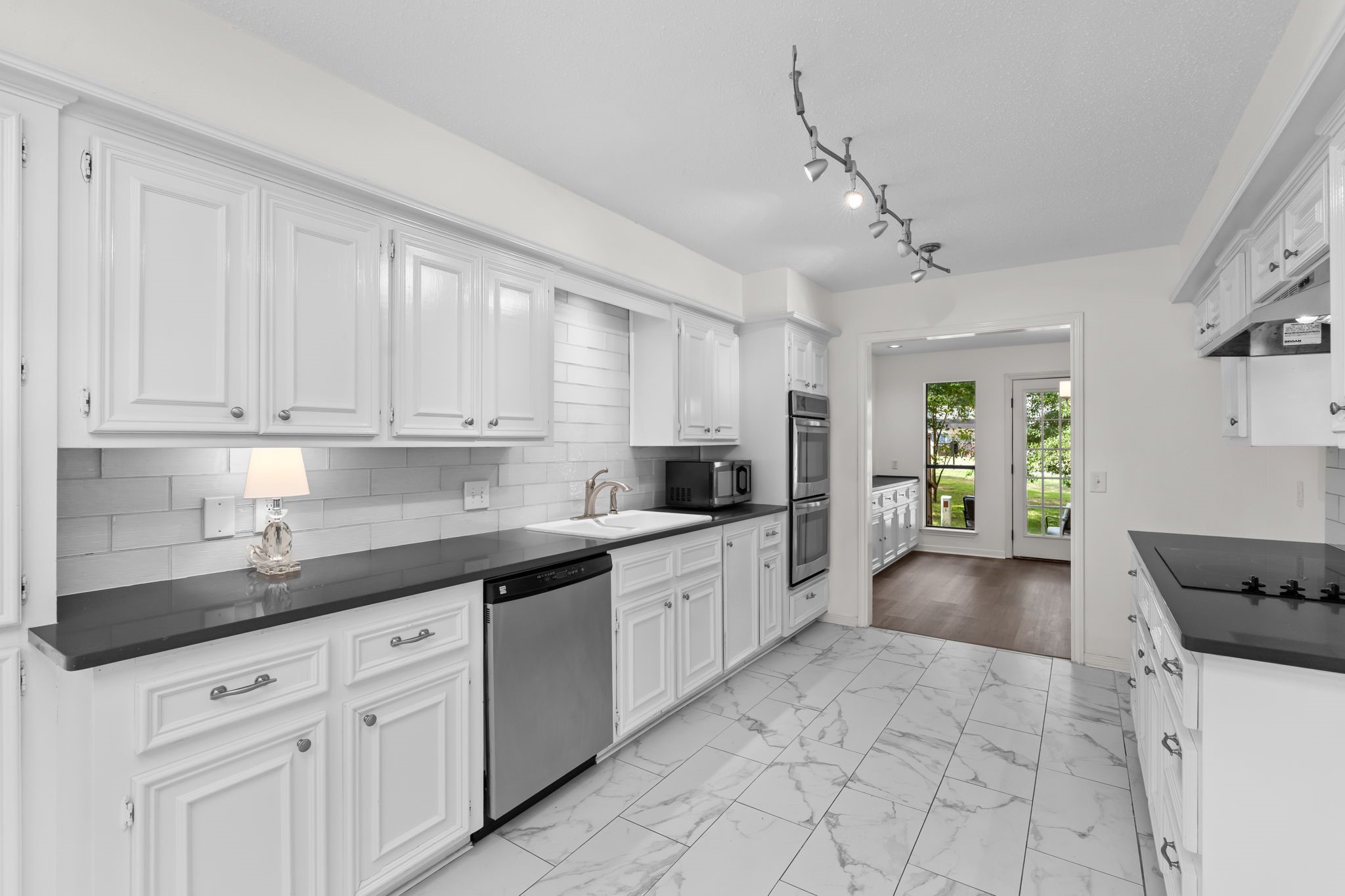3 Waters Edge Street, Montgomery, TX 77356