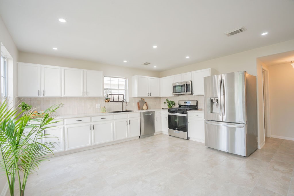 3011 E Legends Bend Drive, Spring, TX 77386