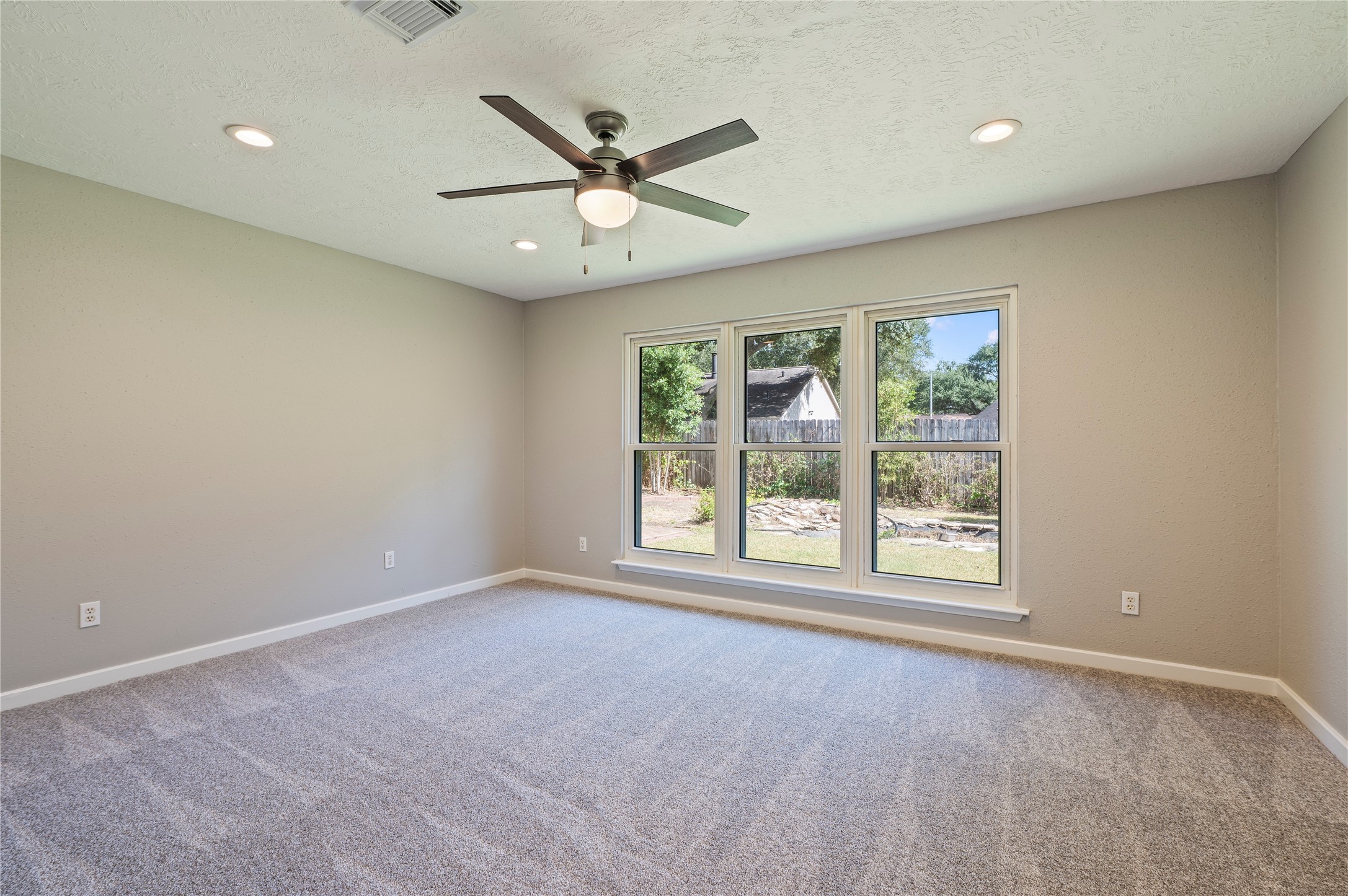 312 Thistlewood Court, League City, TX 77573
