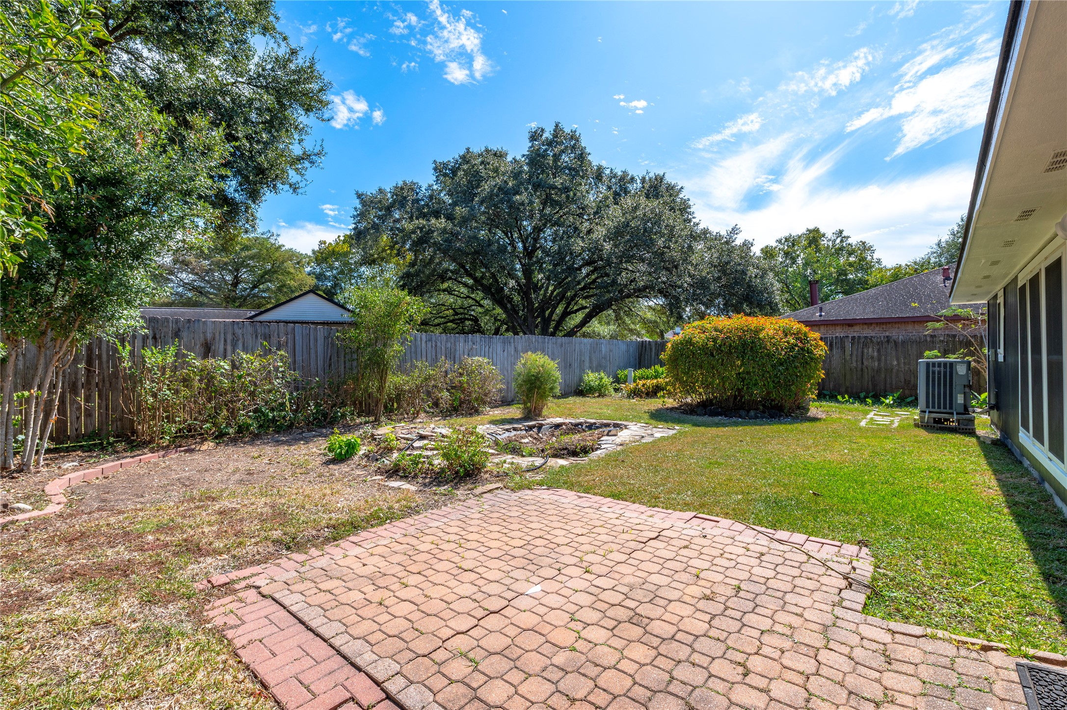 312 Thistlewood Court, League City, TX 77573