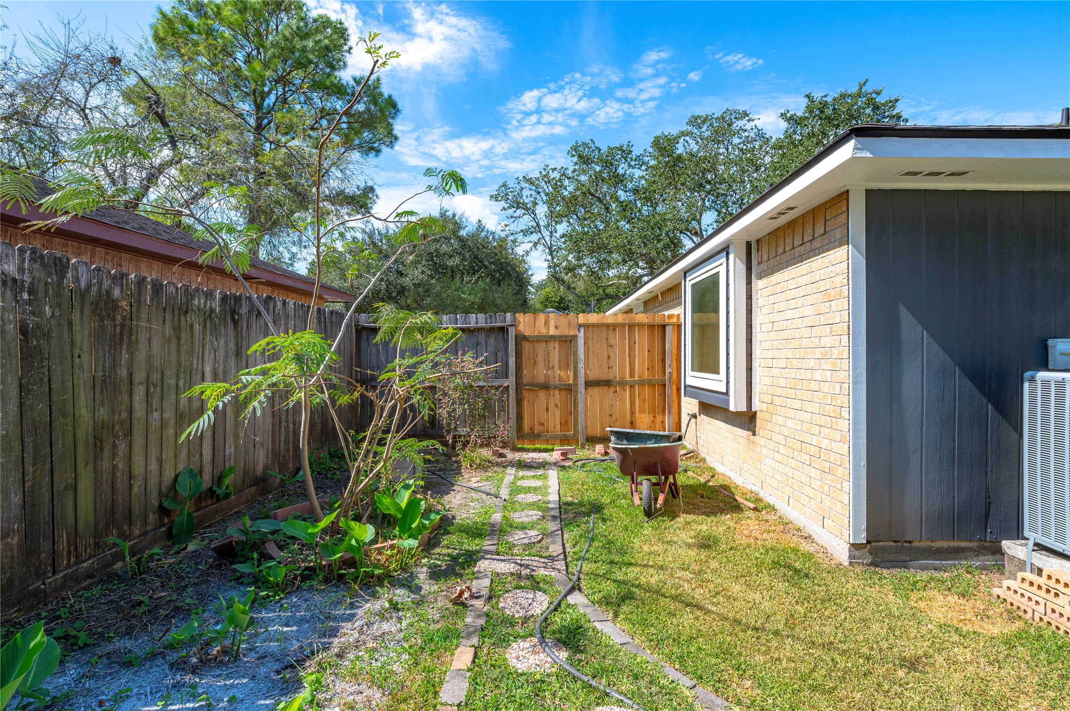 312 Thistlewood Court, League City, TX 77573
