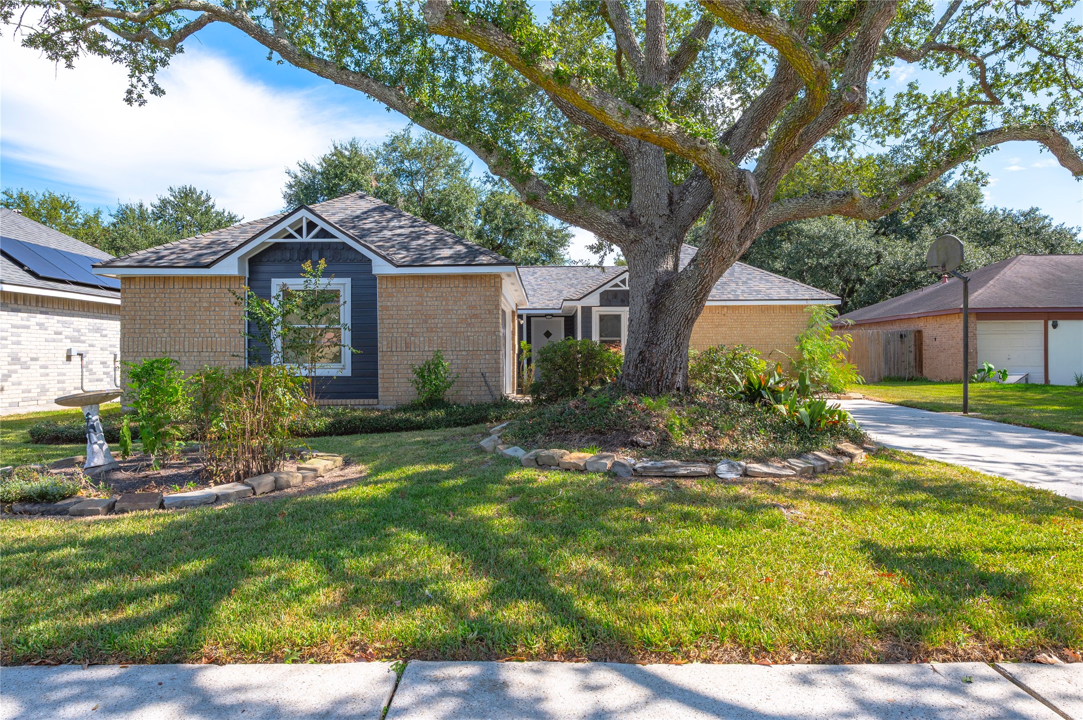 312 Thistlewood Court, League City, TX 77573