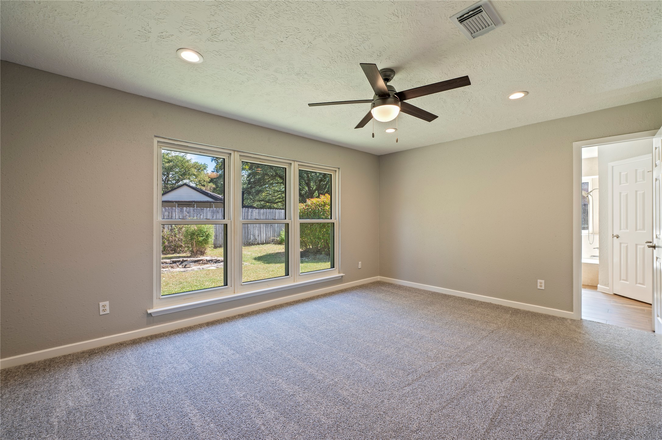 312 Thistlewood Court, League City, TX 77573