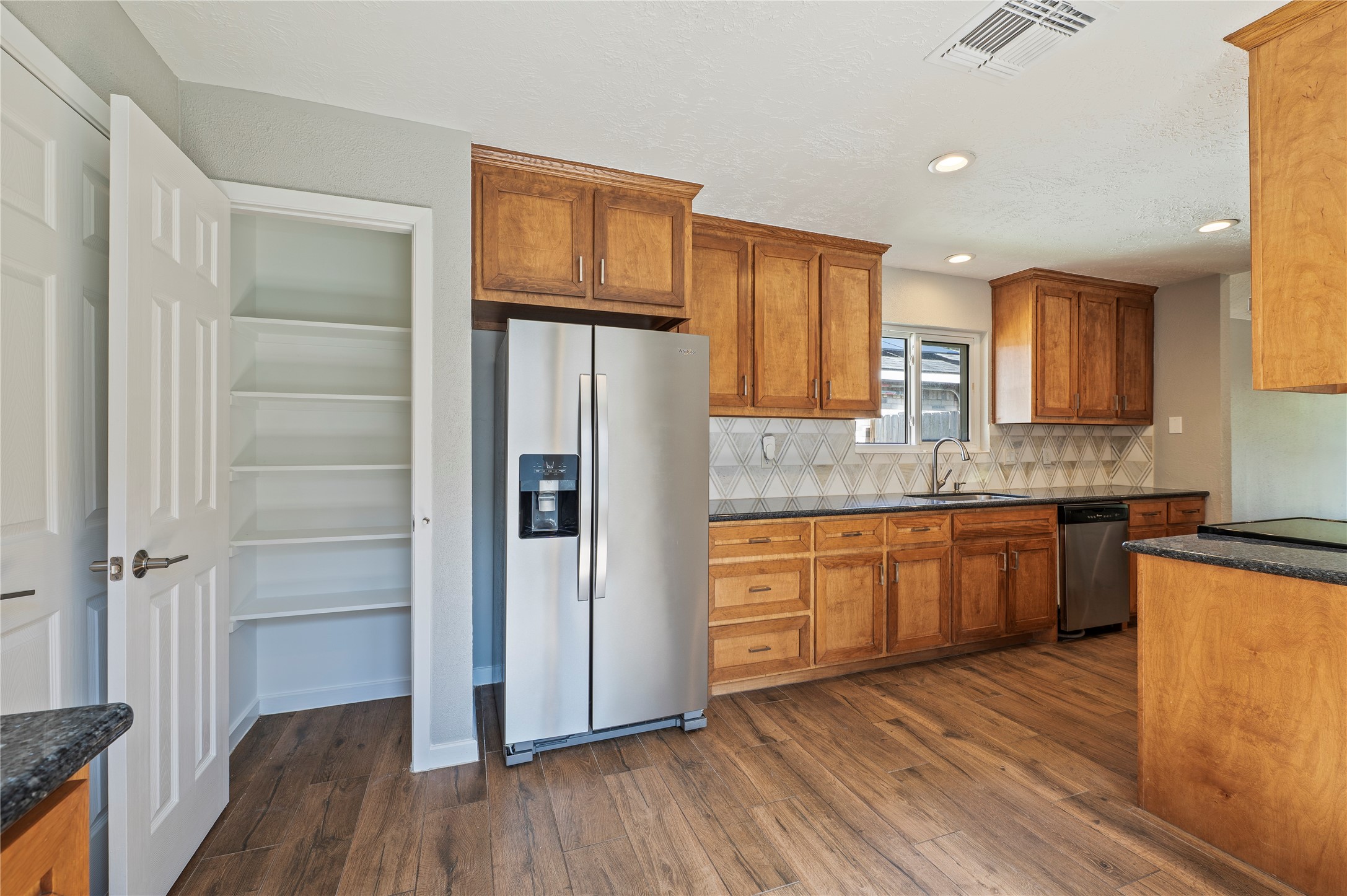 312 Thistlewood Court, League City, TX 77573