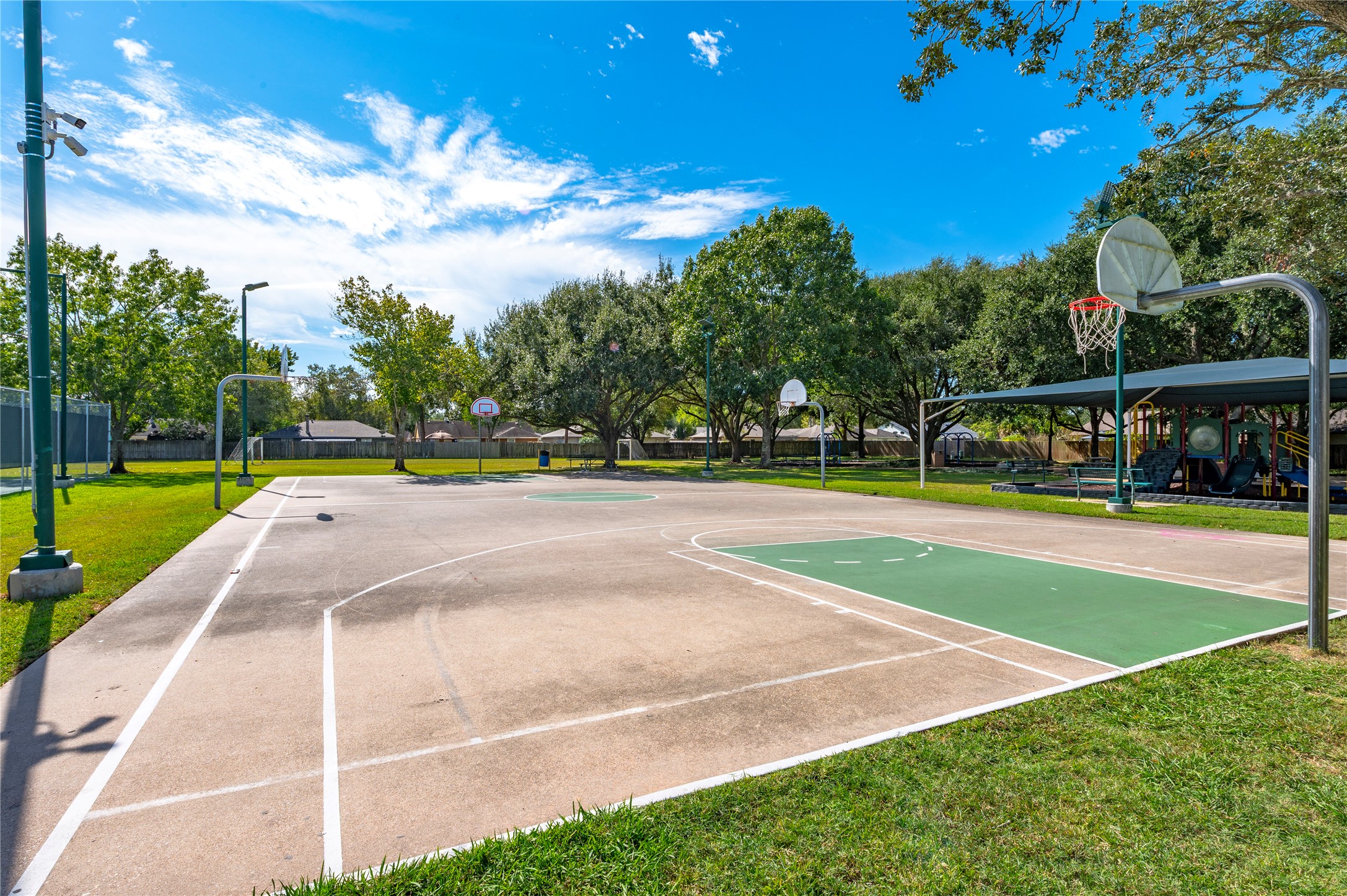 312 Thistlewood Court, League City, TX 77573