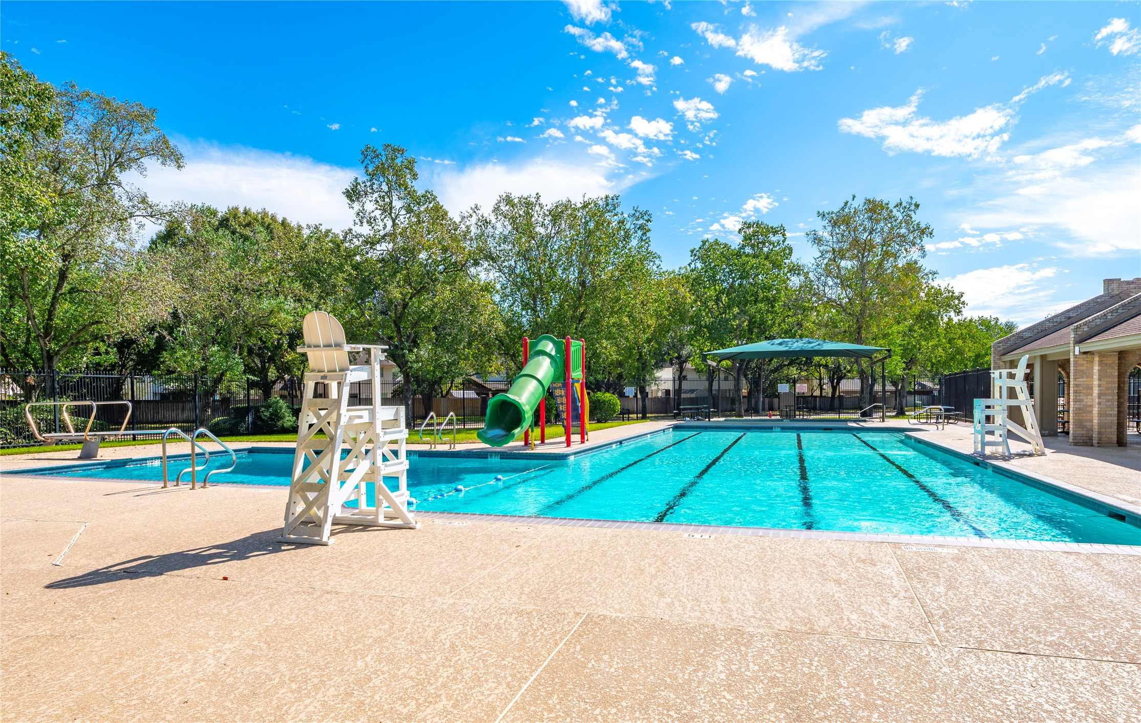 312 Thistlewood Court, League City, TX 77573