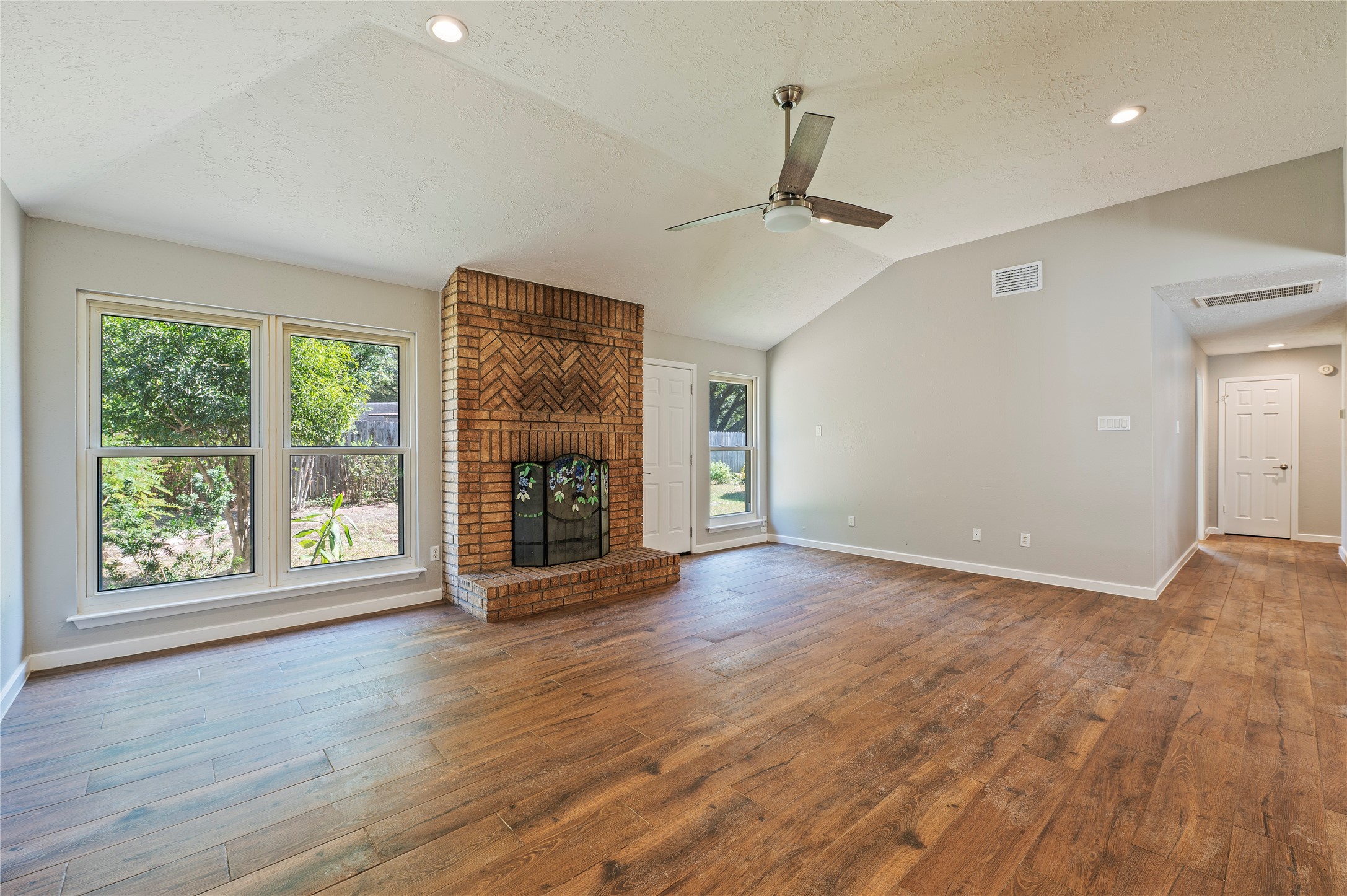 312 Thistlewood Court, League City, TX 77573