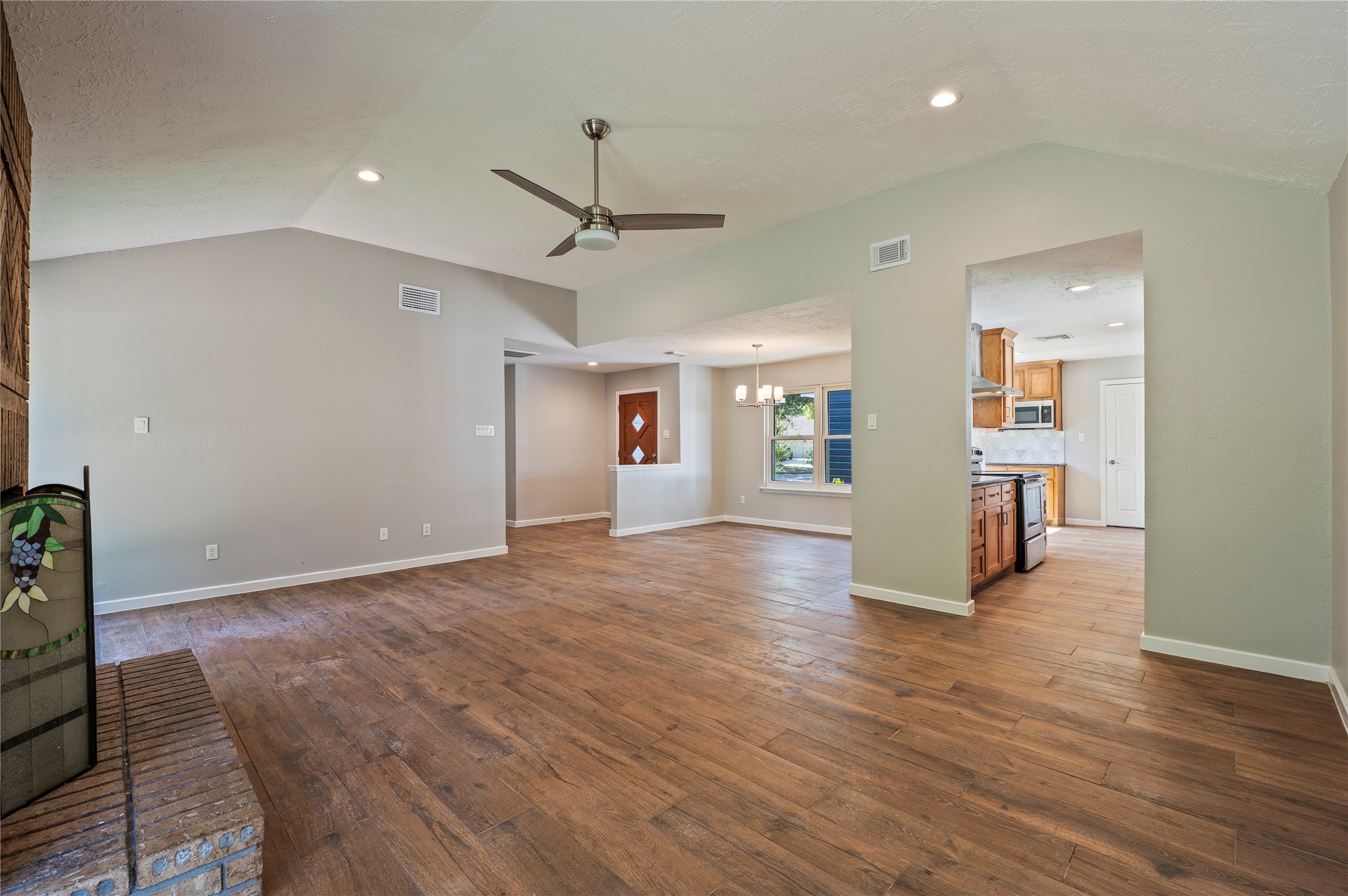 312 Thistlewood Court, League City, TX 77573