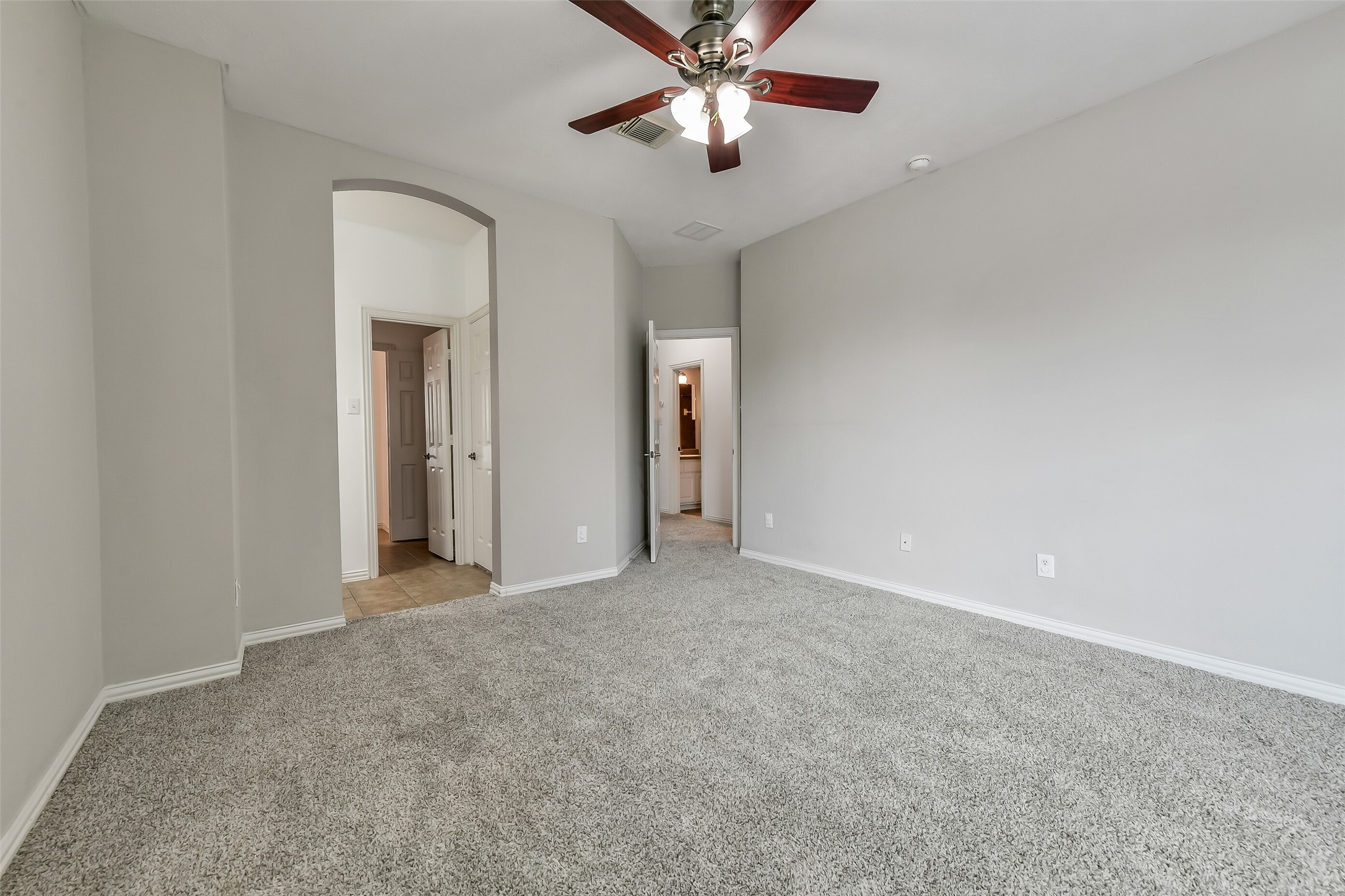 Second upstairs bedroom connect to the split Jack & Jill bath room.
