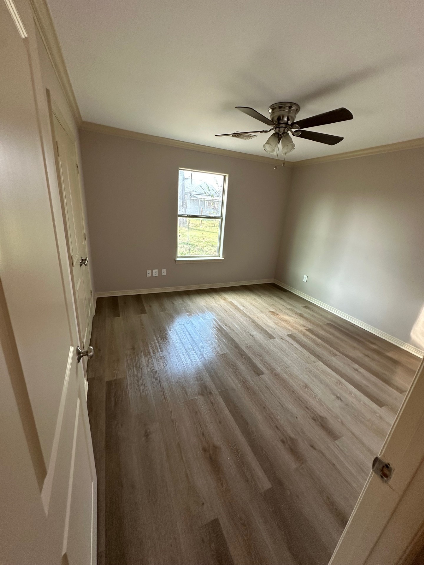 209 6th Street, Dobbin, TX 77333 209 6th Street, Dobbin, TX 77333