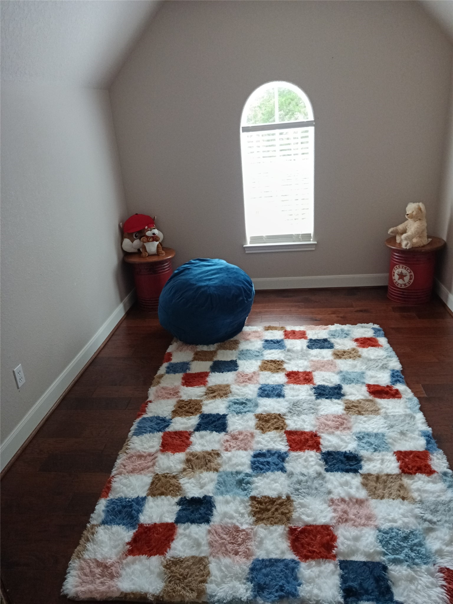 Entra Room Could be a Playroom, Christmas Closet or Walk-In Closet .