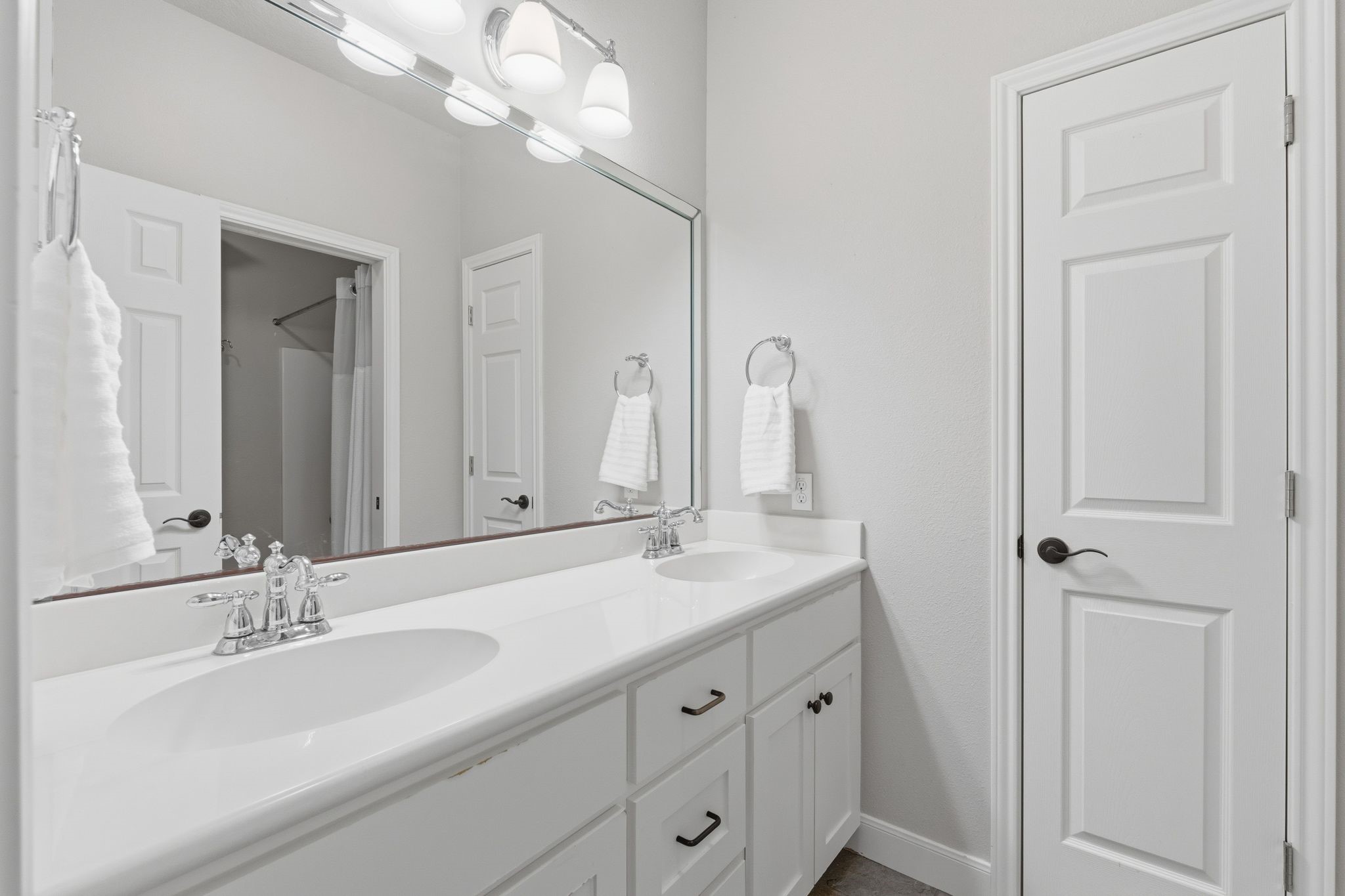 Full Bath Up has Tub/Shower Combo & Linen Closet Too.