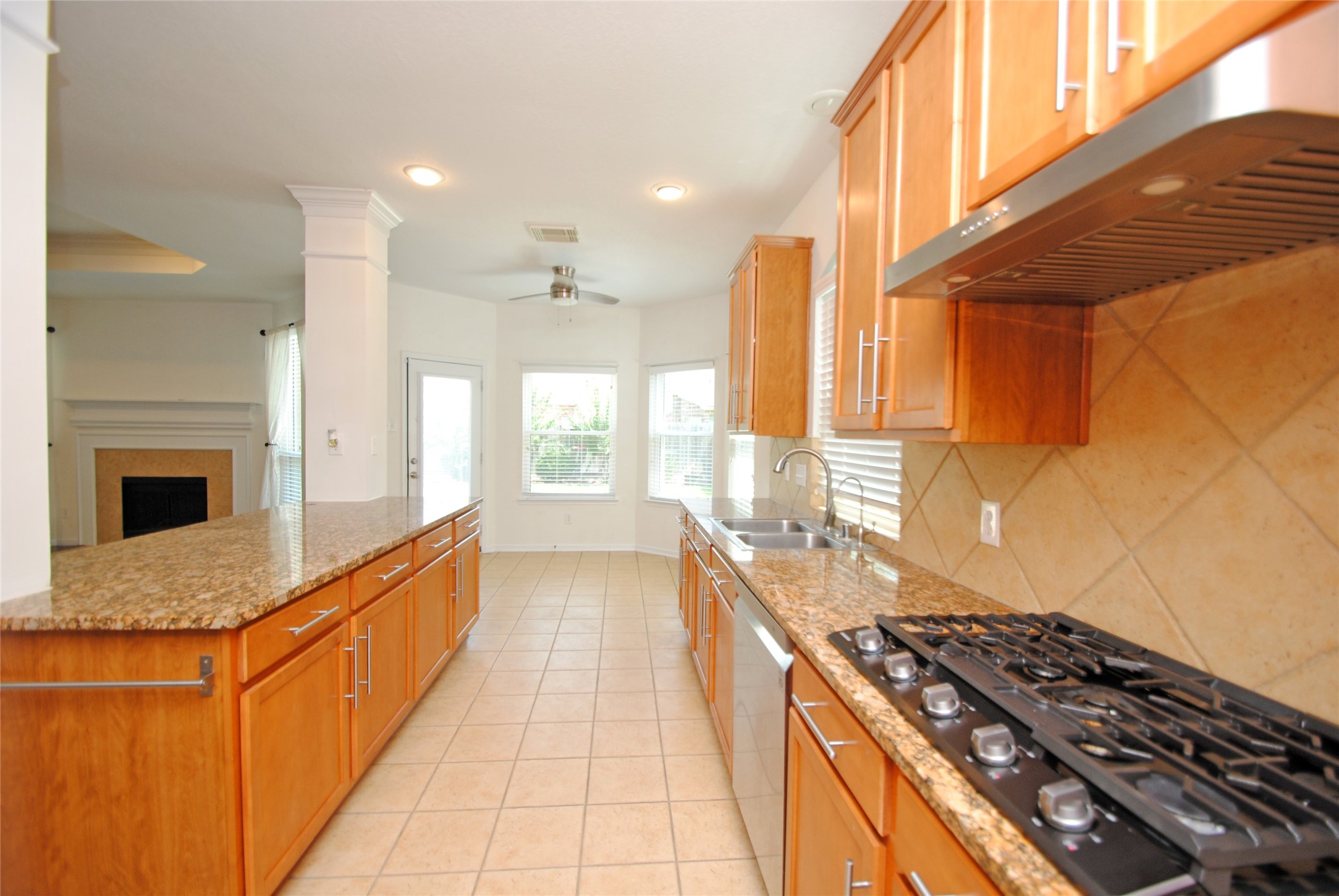 910 Allisa Street, Stafford, TX 77477 910 Allisa Street, Stafford, TX 77477