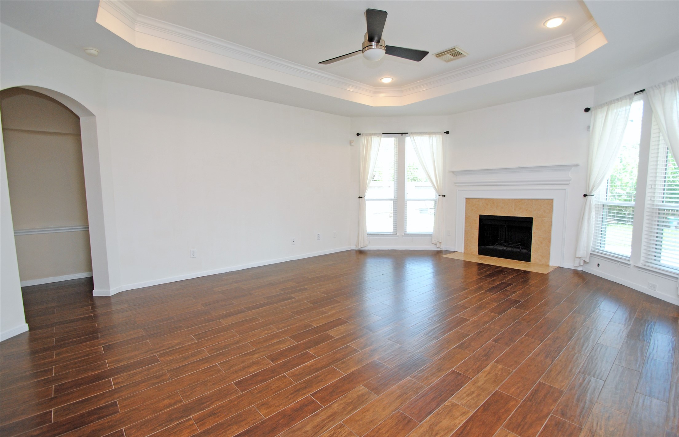 910 Allisa Street, Stafford, TX 77477 910 Allisa Street, Stafford, TX 77477
