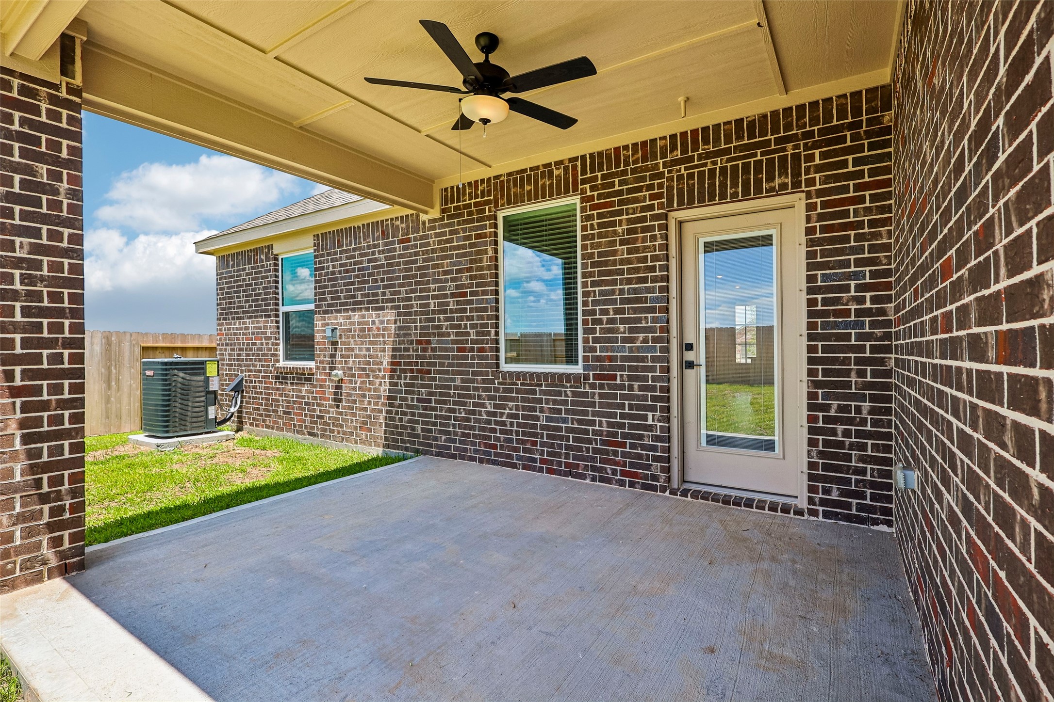 14005 Starboard Reach Drive, Texas City, TX 77510