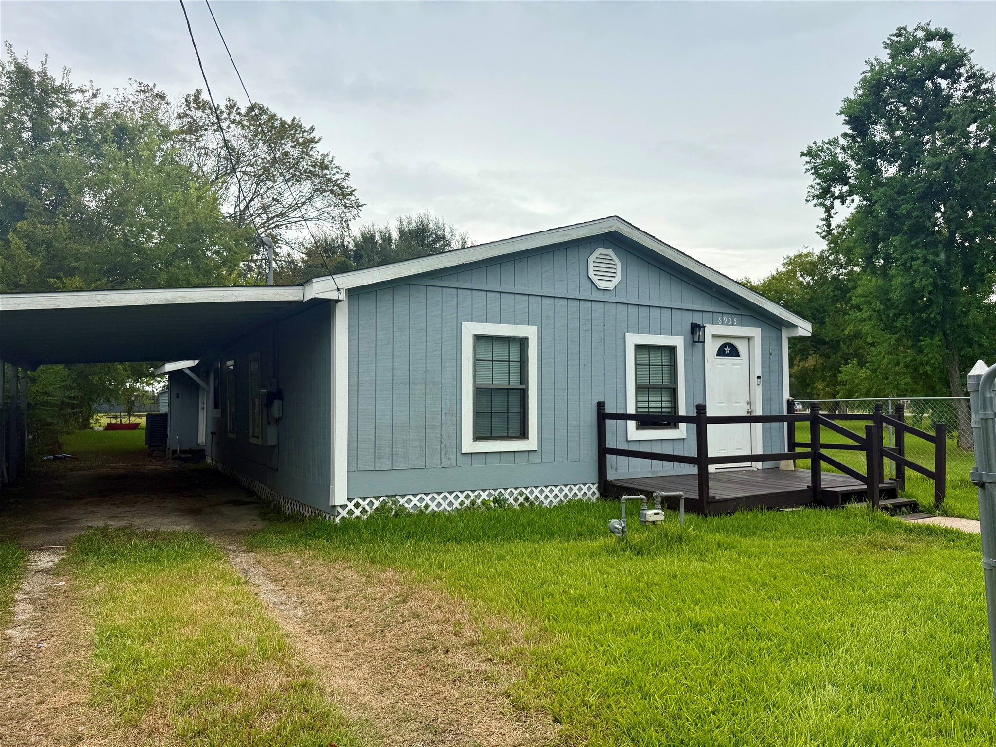 6905 Speaker Street, Hitchcock, TX 77563