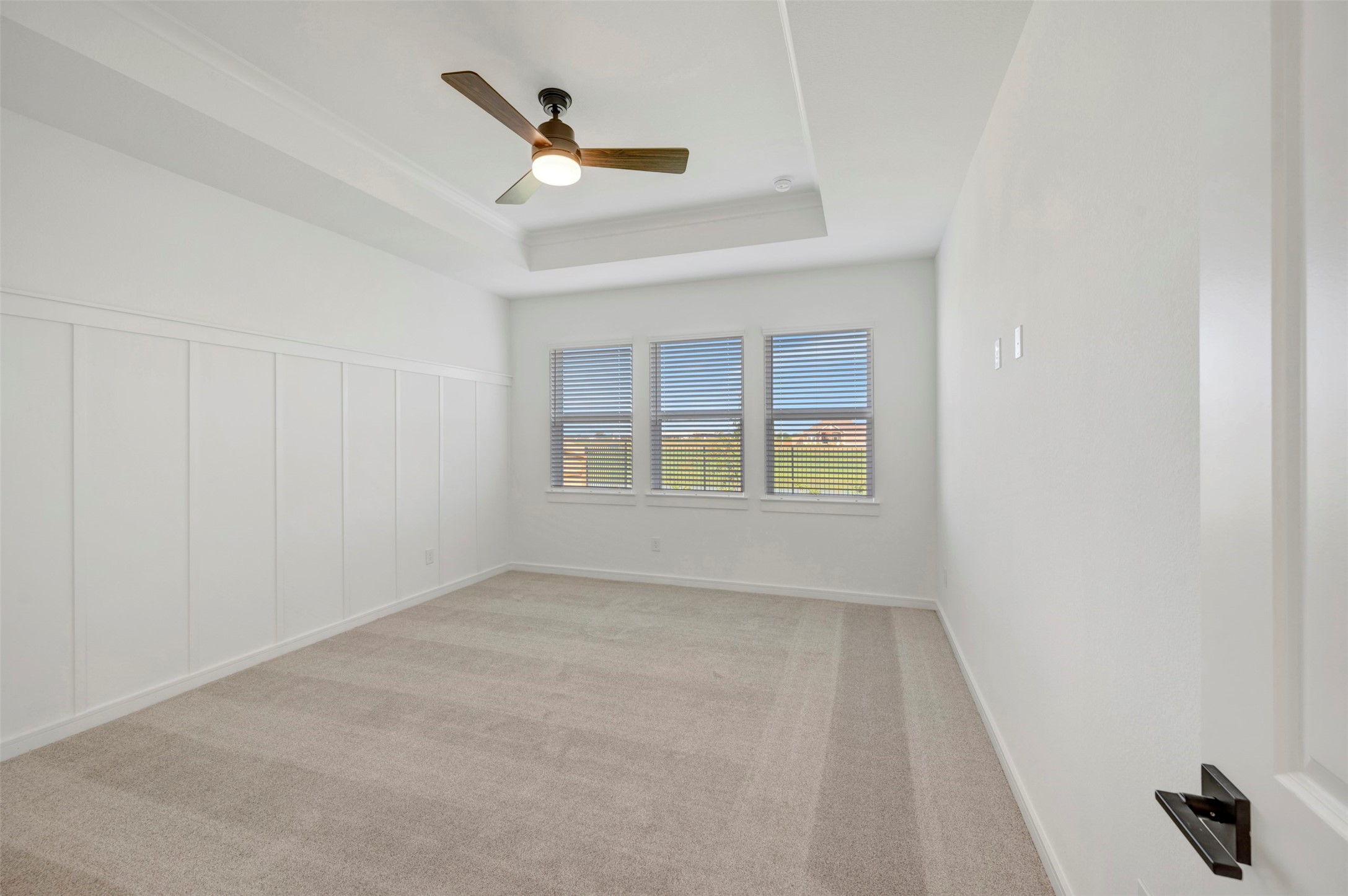 Spacious primary suite