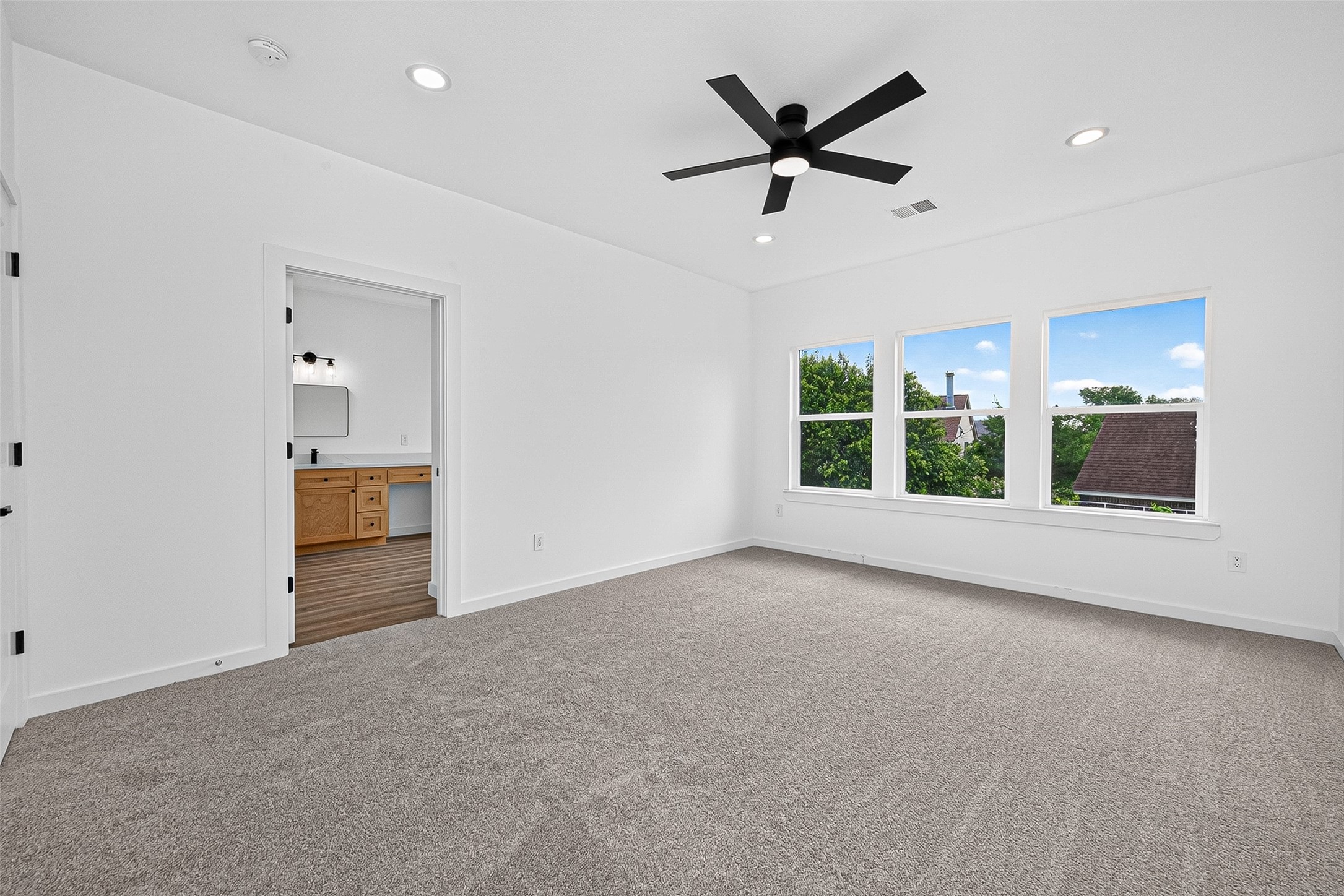 115 Capetown Lane, Conroe, TX 77356