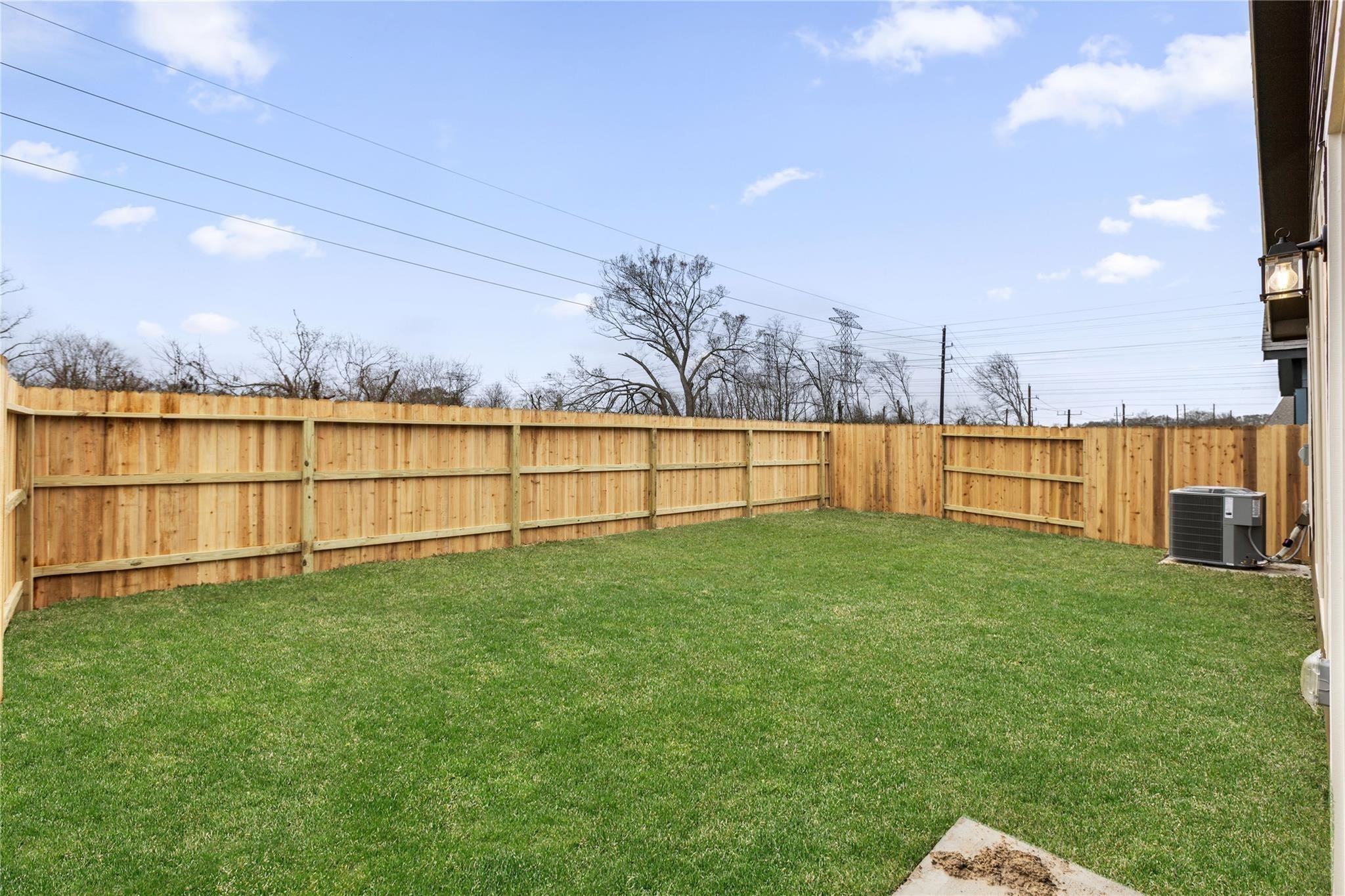 6547 Escondido Dr, Rosharon, TX 77583
