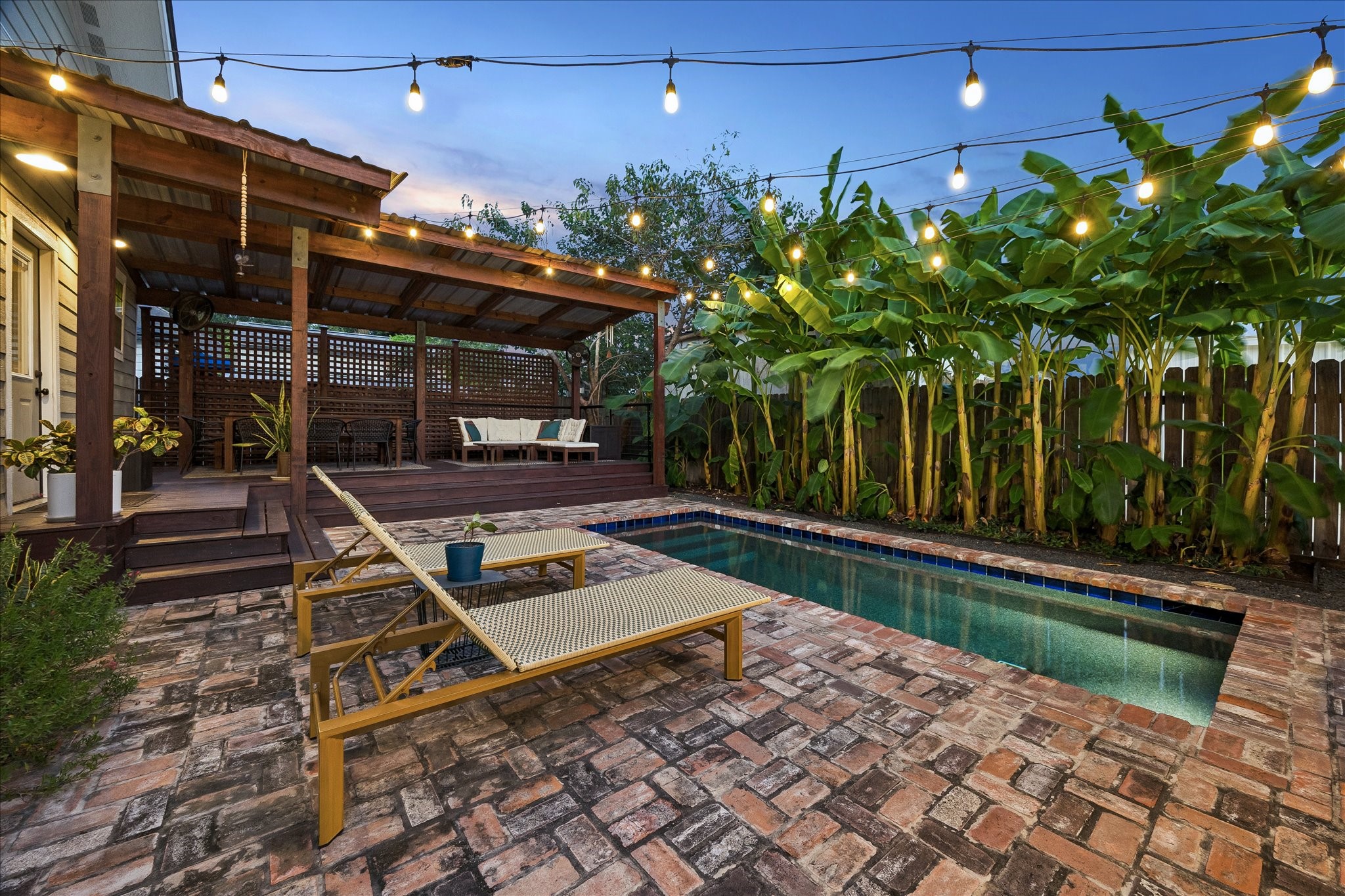 How inviting is this pool!