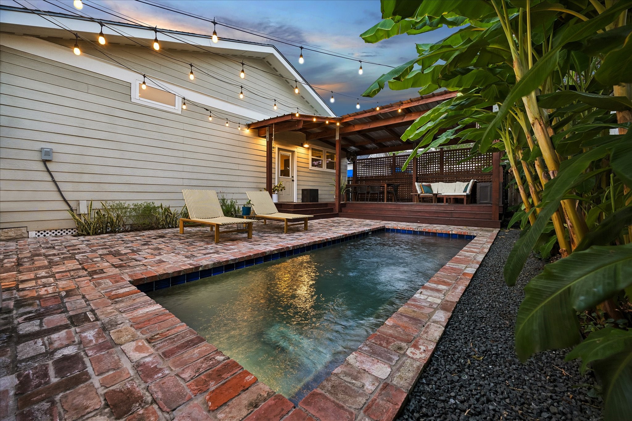 How inviting is this pool!