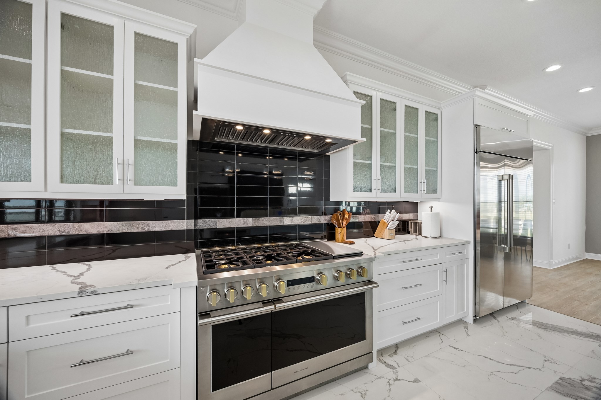 403 Hana Drive, Tiki Island, TX 77554