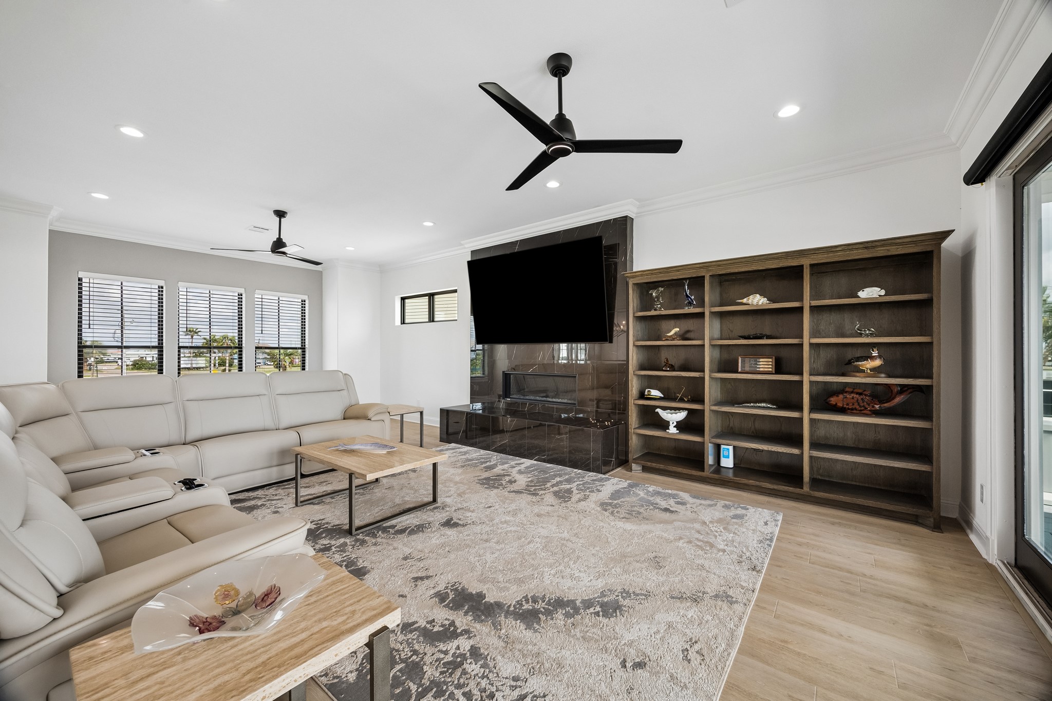 403 Hana Drive, Tiki Island, TX 77554