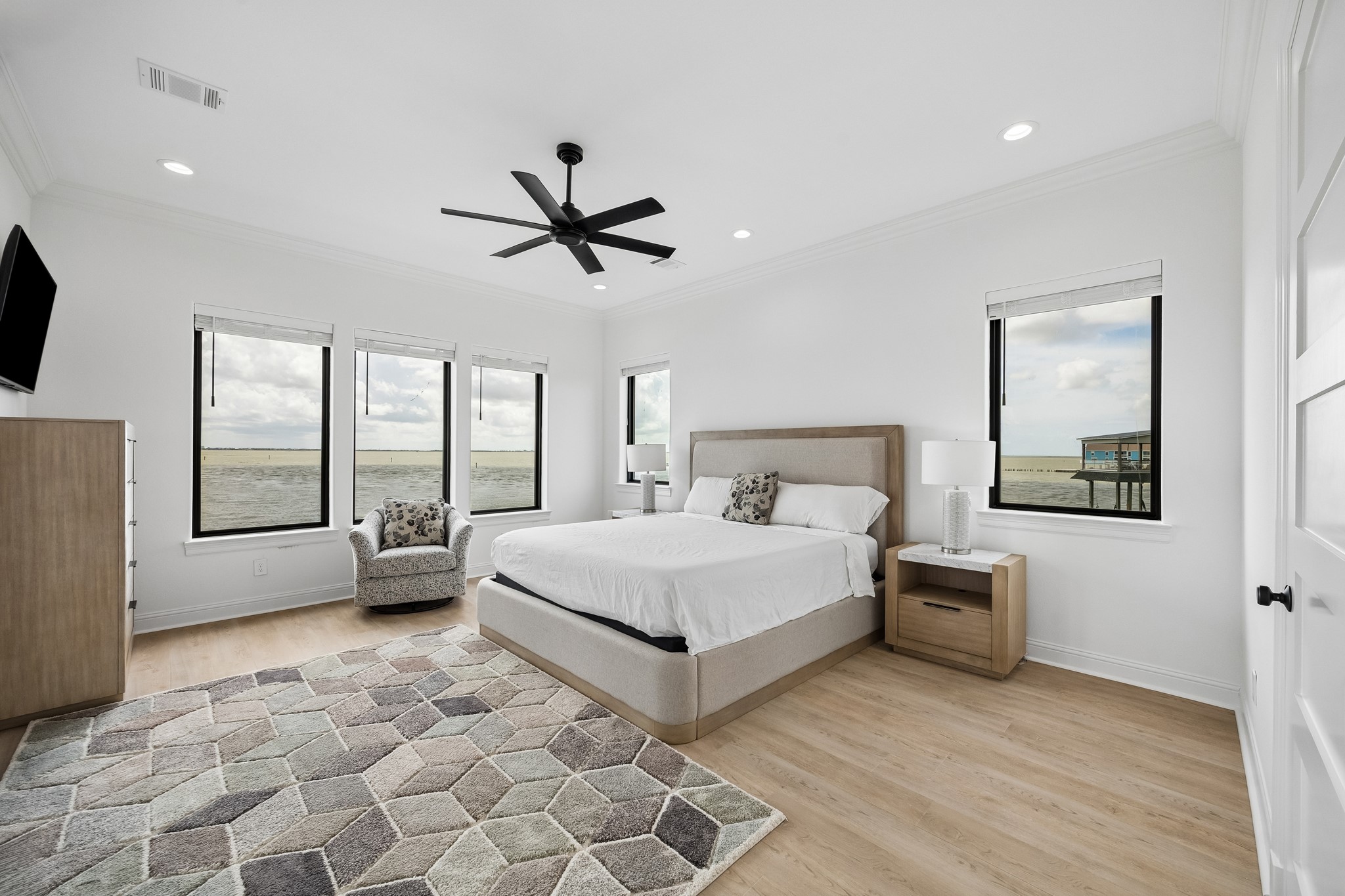 403 Hana Drive, Tiki Island, TX 77554
