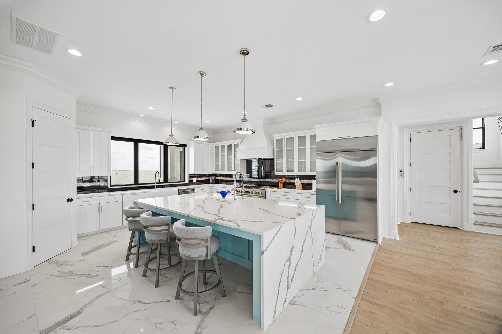 403 Hana Drive, Tiki Island, TX 77554