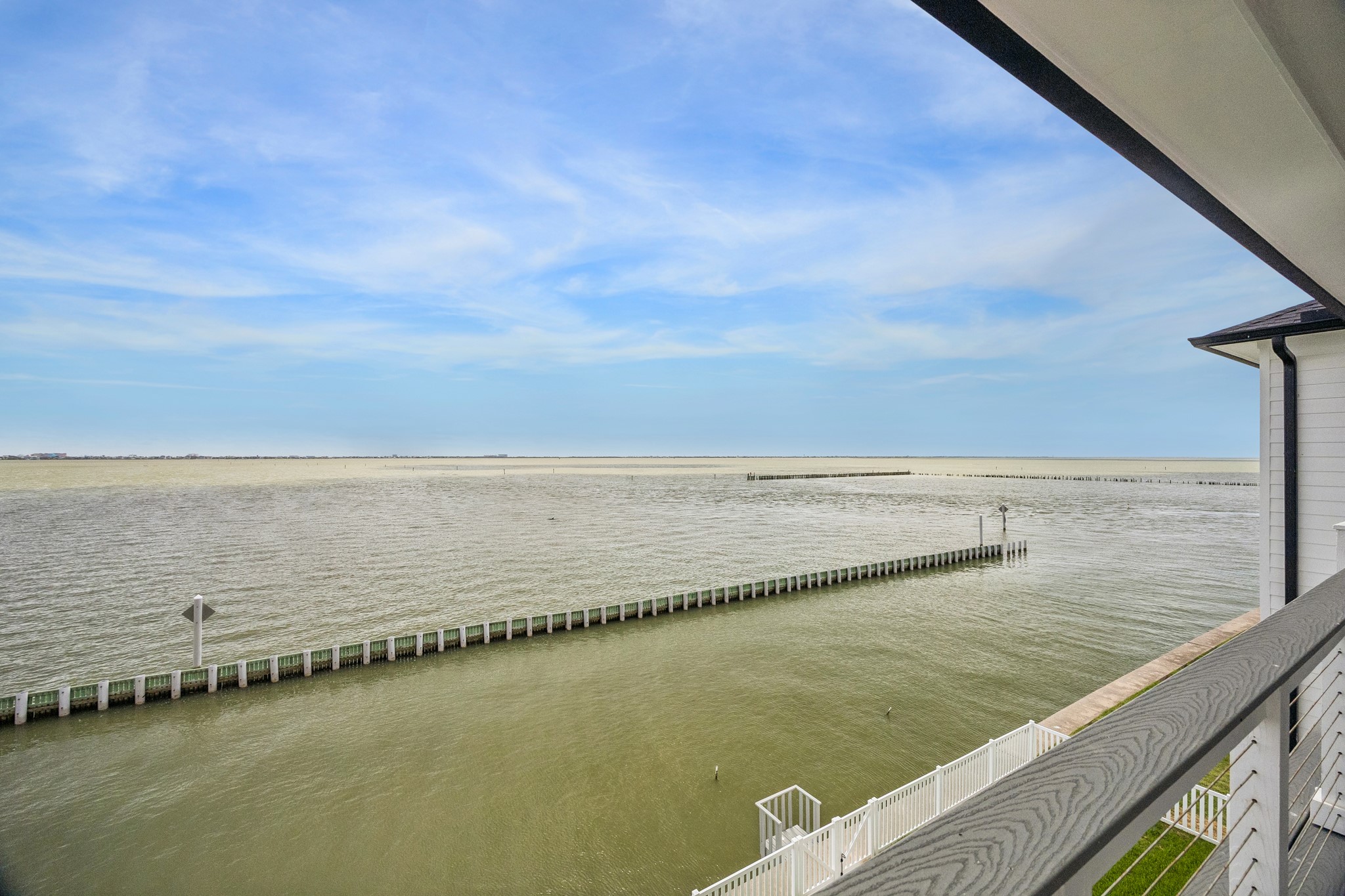 403 Hana Drive, Tiki Island, TX 77554