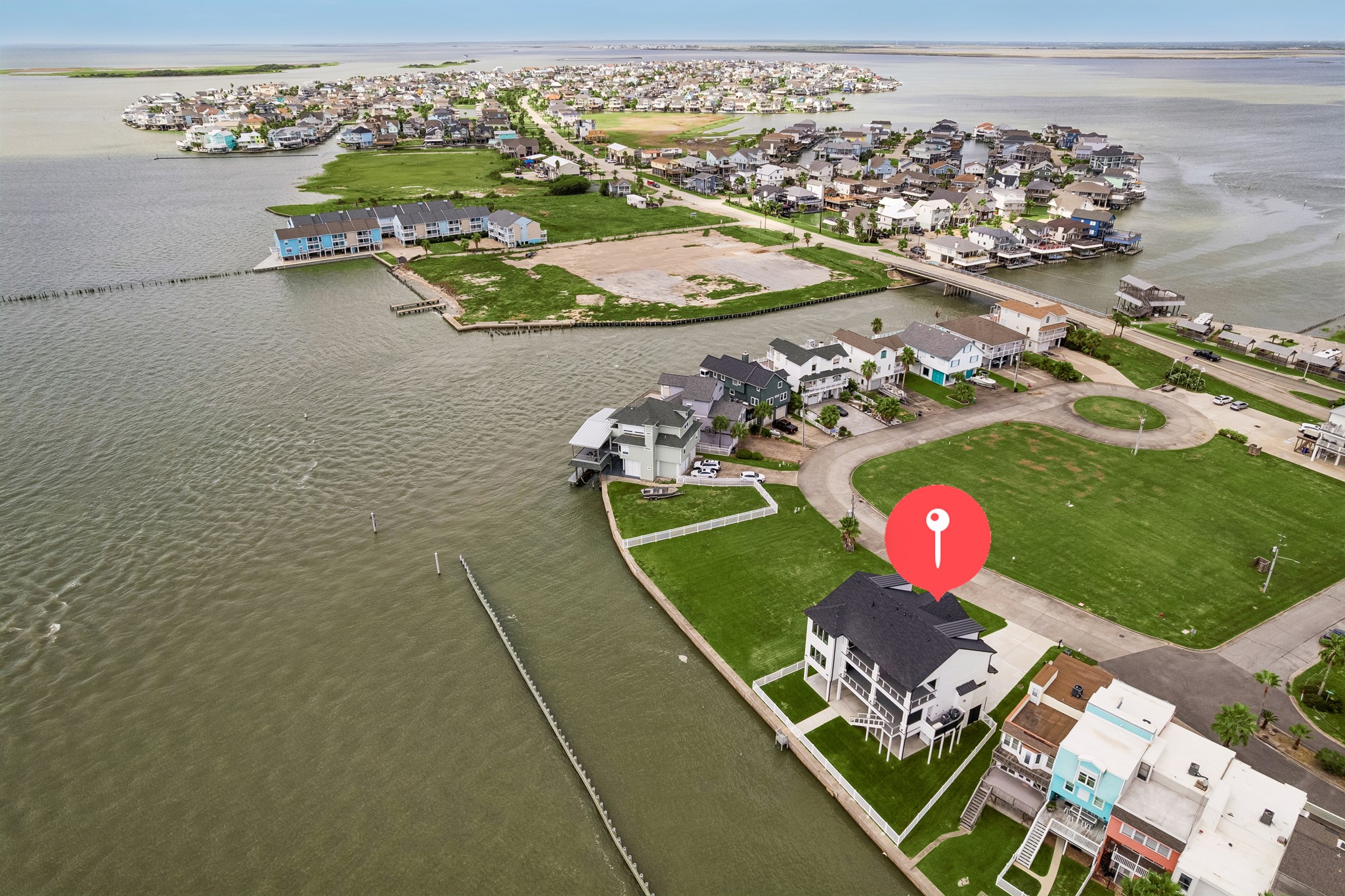 403 Hana Drive, Tiki Island, TX 77554