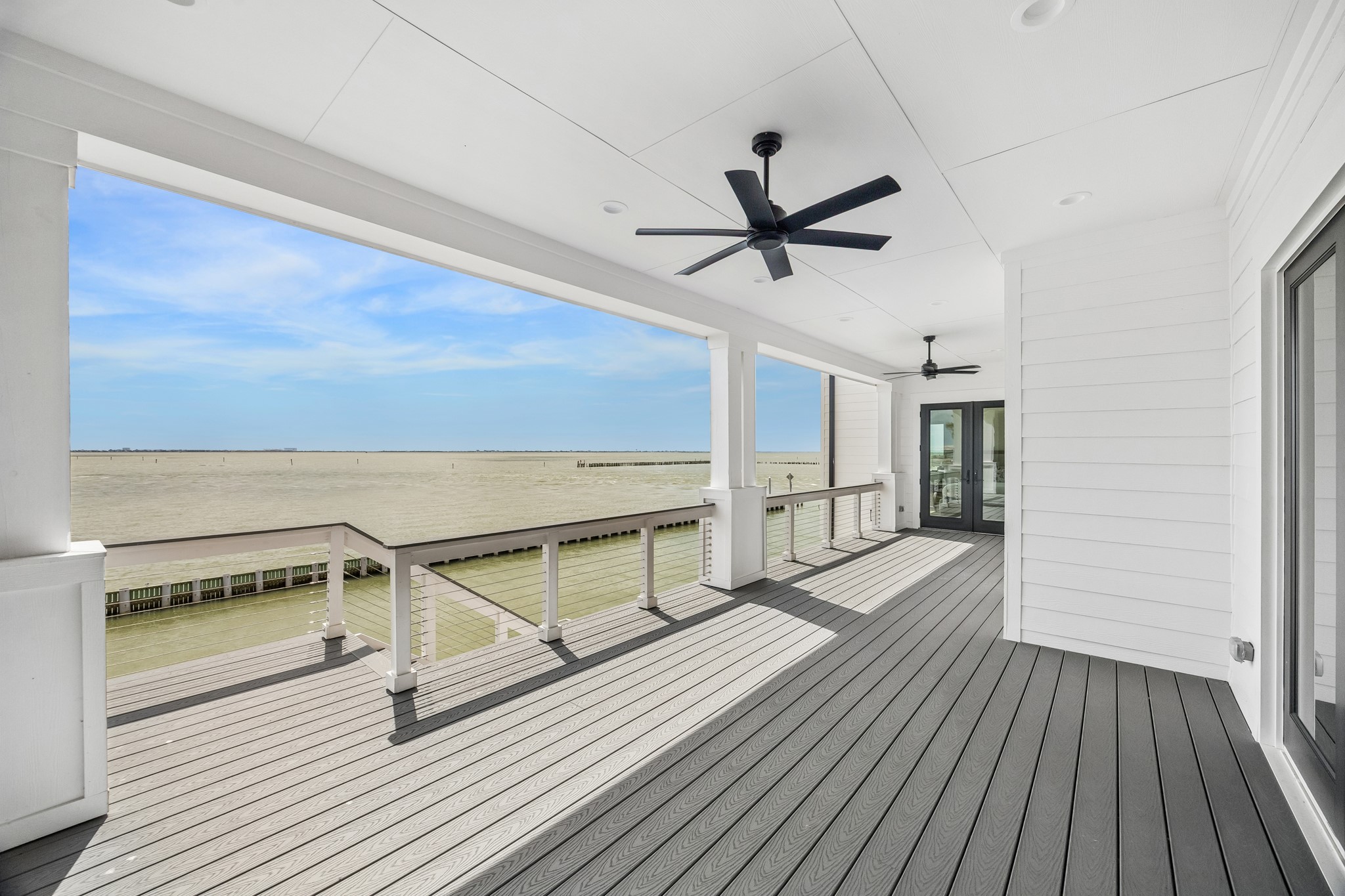 403 Hana Drive, Tiki Island, TX 77554