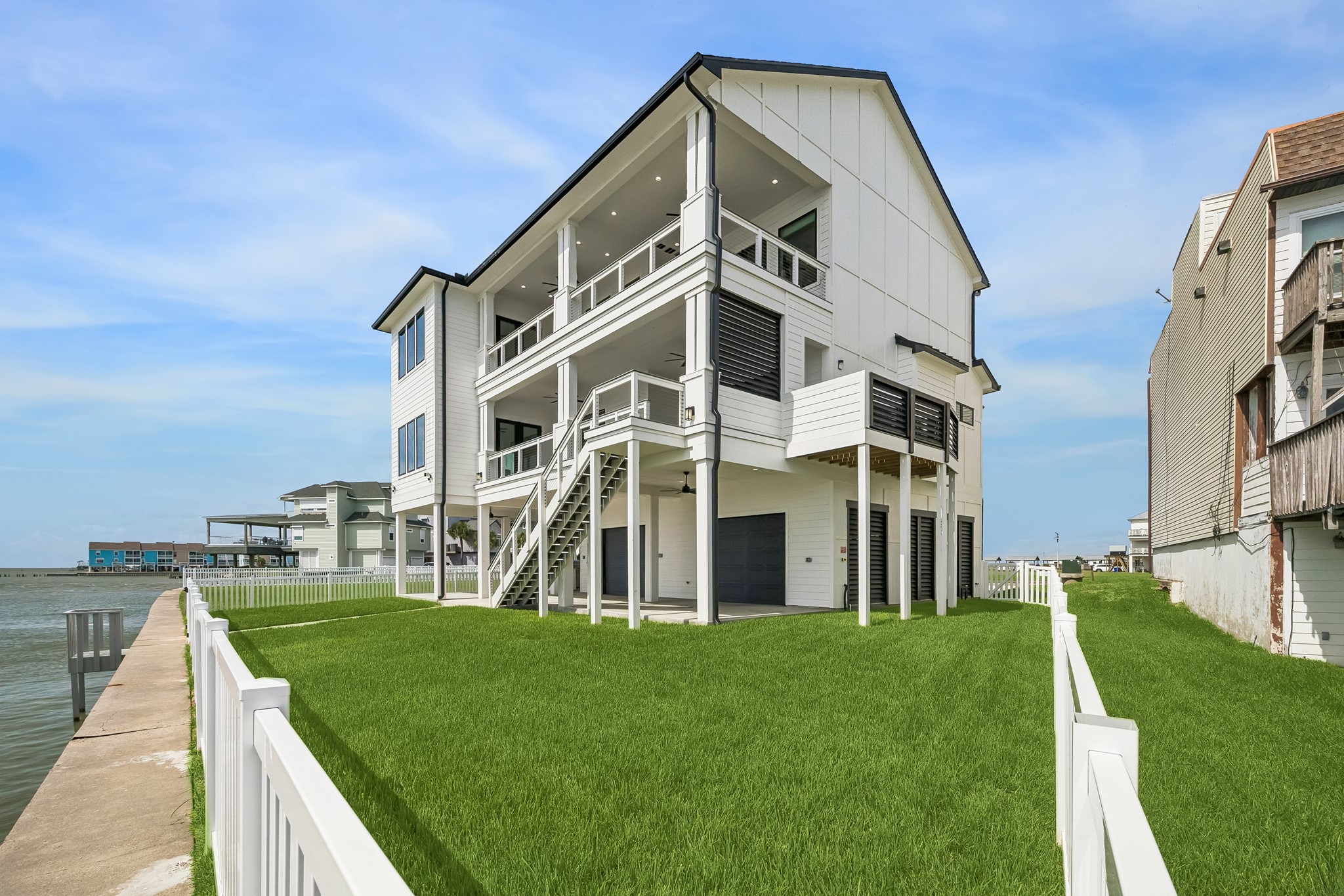 403 Hana Drive, Tiki Island, TX 77554