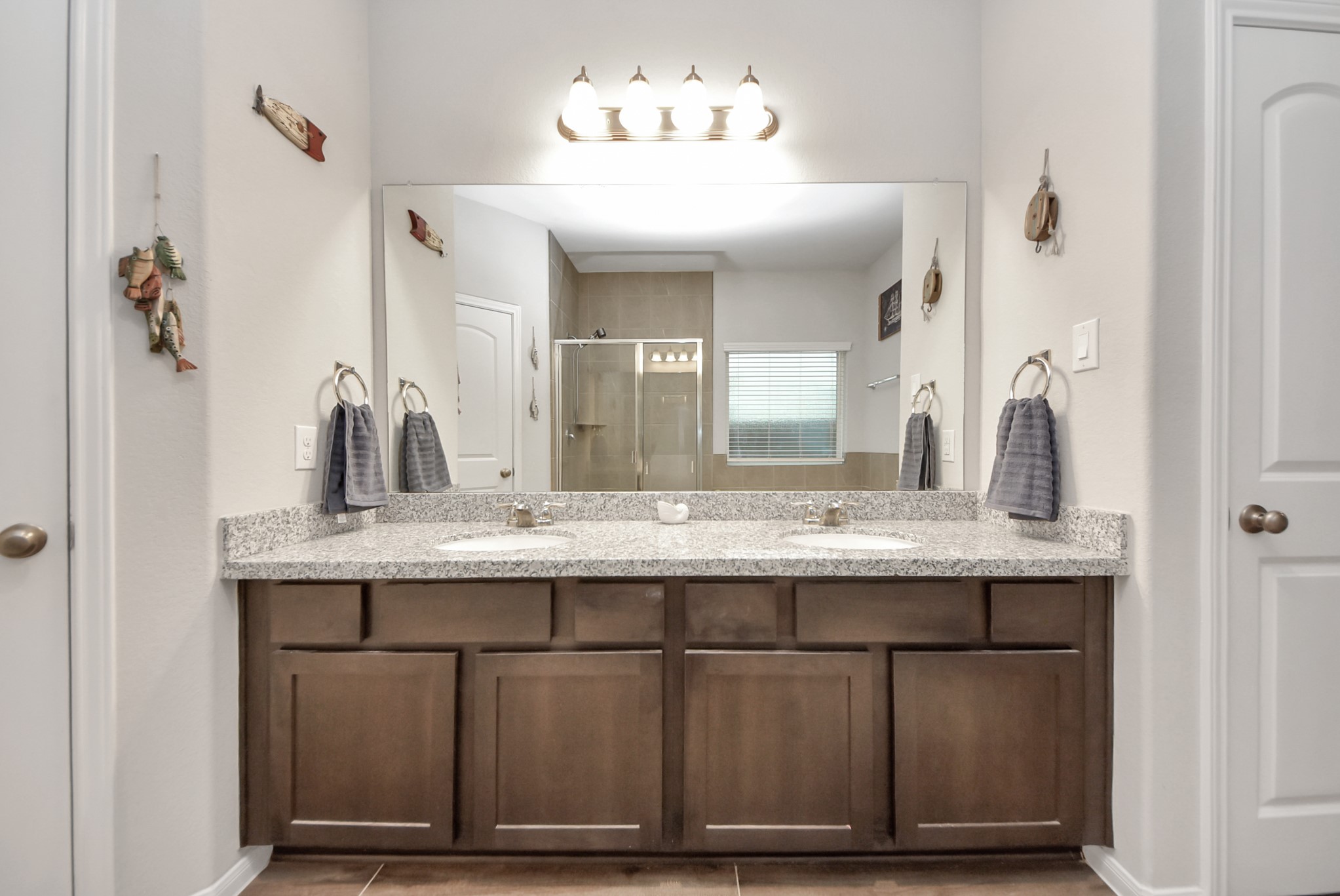 1859 Beau Banks Way, Alvin, TX 77511