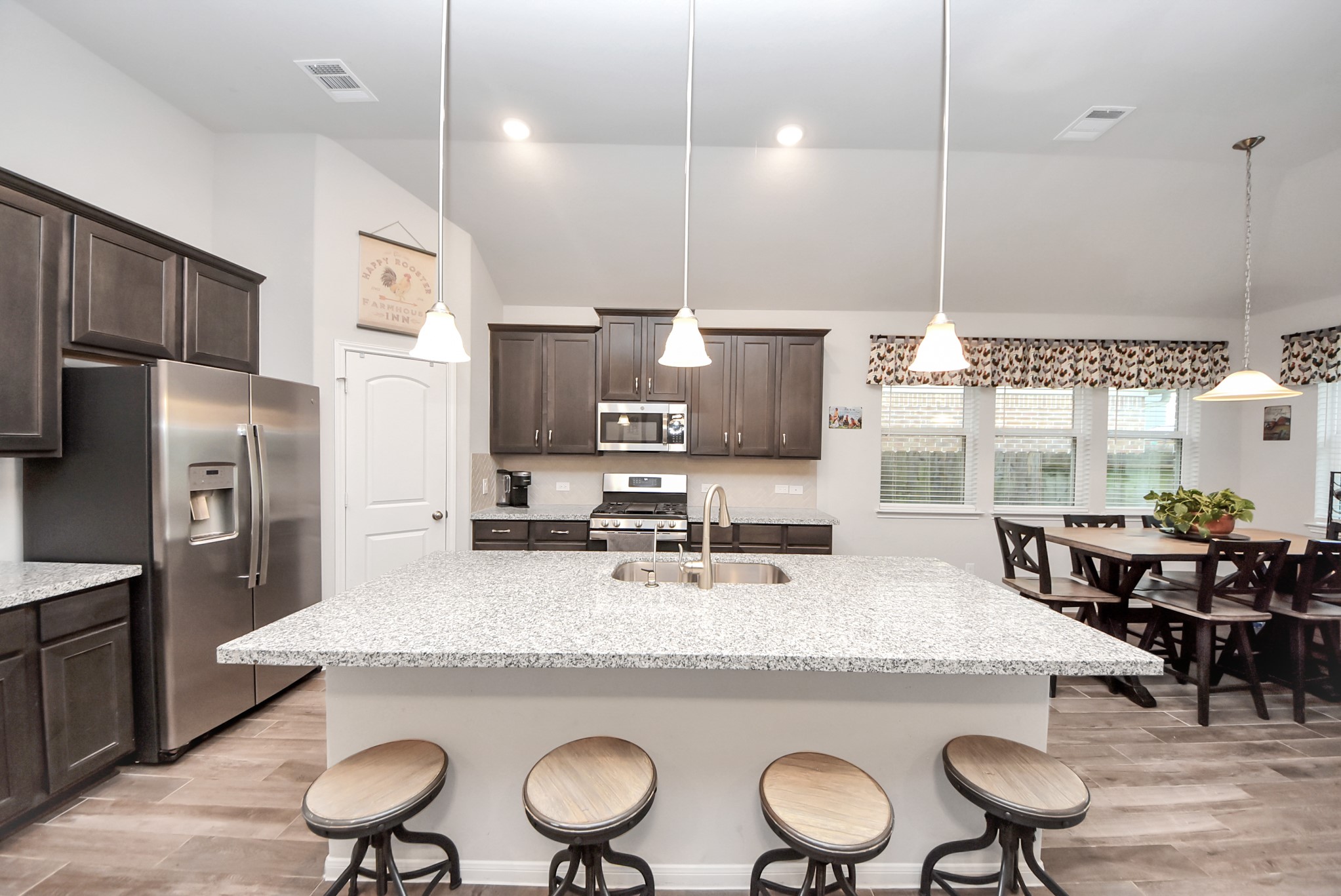 1859 Beau Banks Way, Alvin, TX 77511